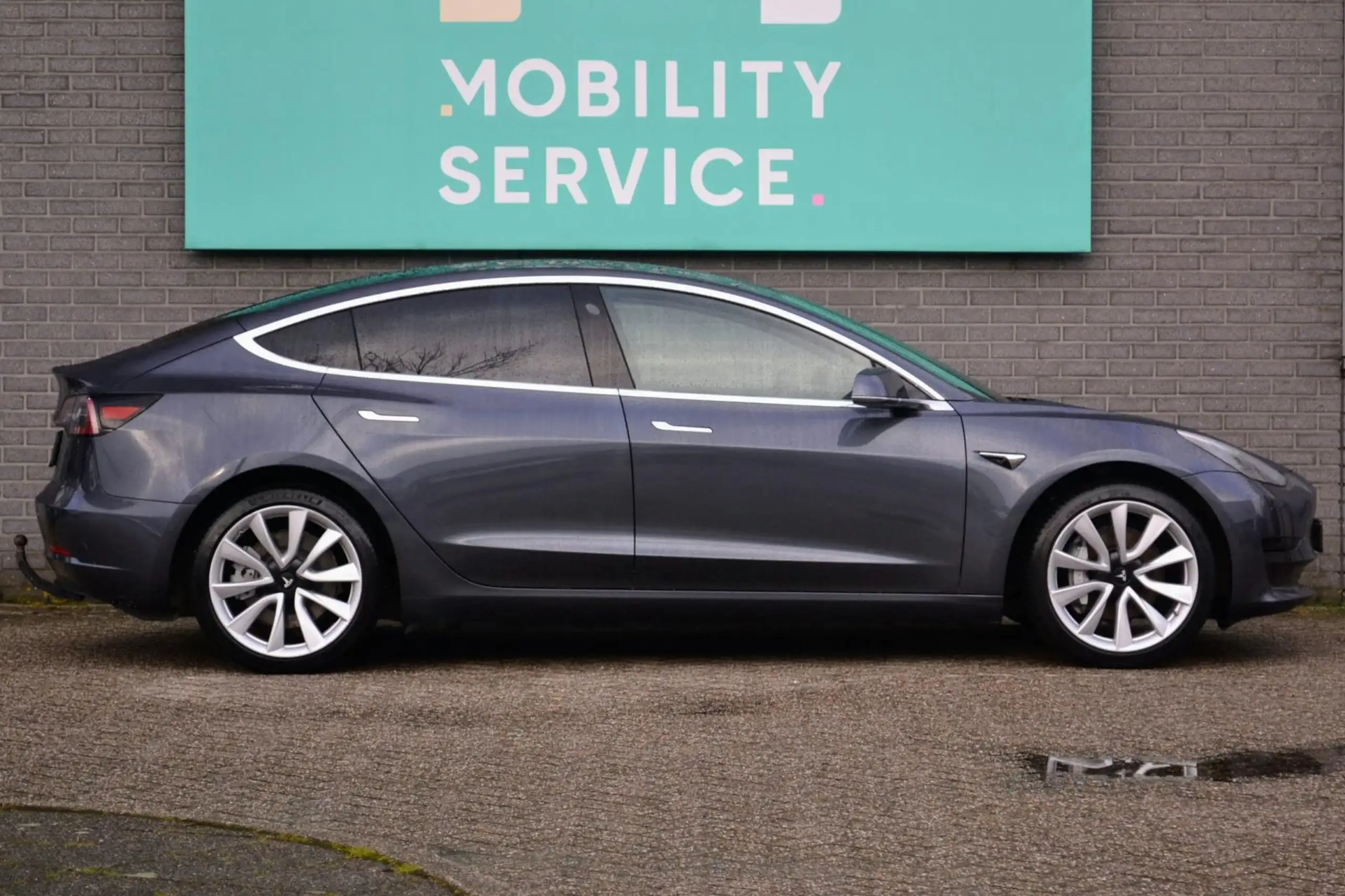 Tesla - Model 3