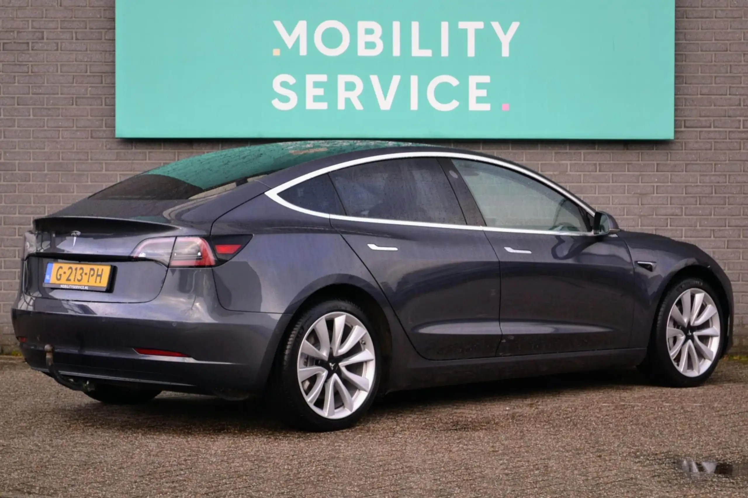 Tesla - Model 3