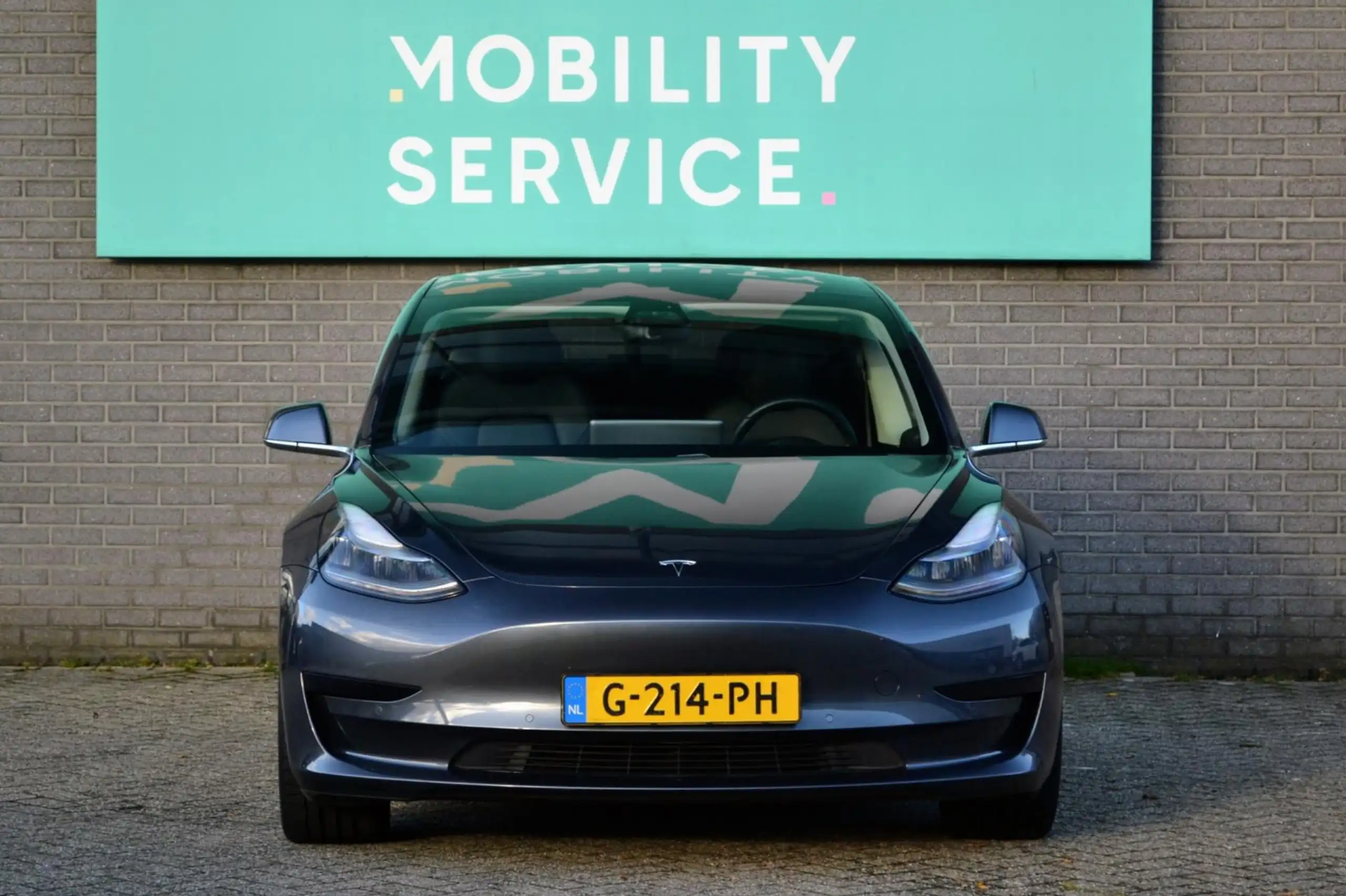 Tesla - Model 3