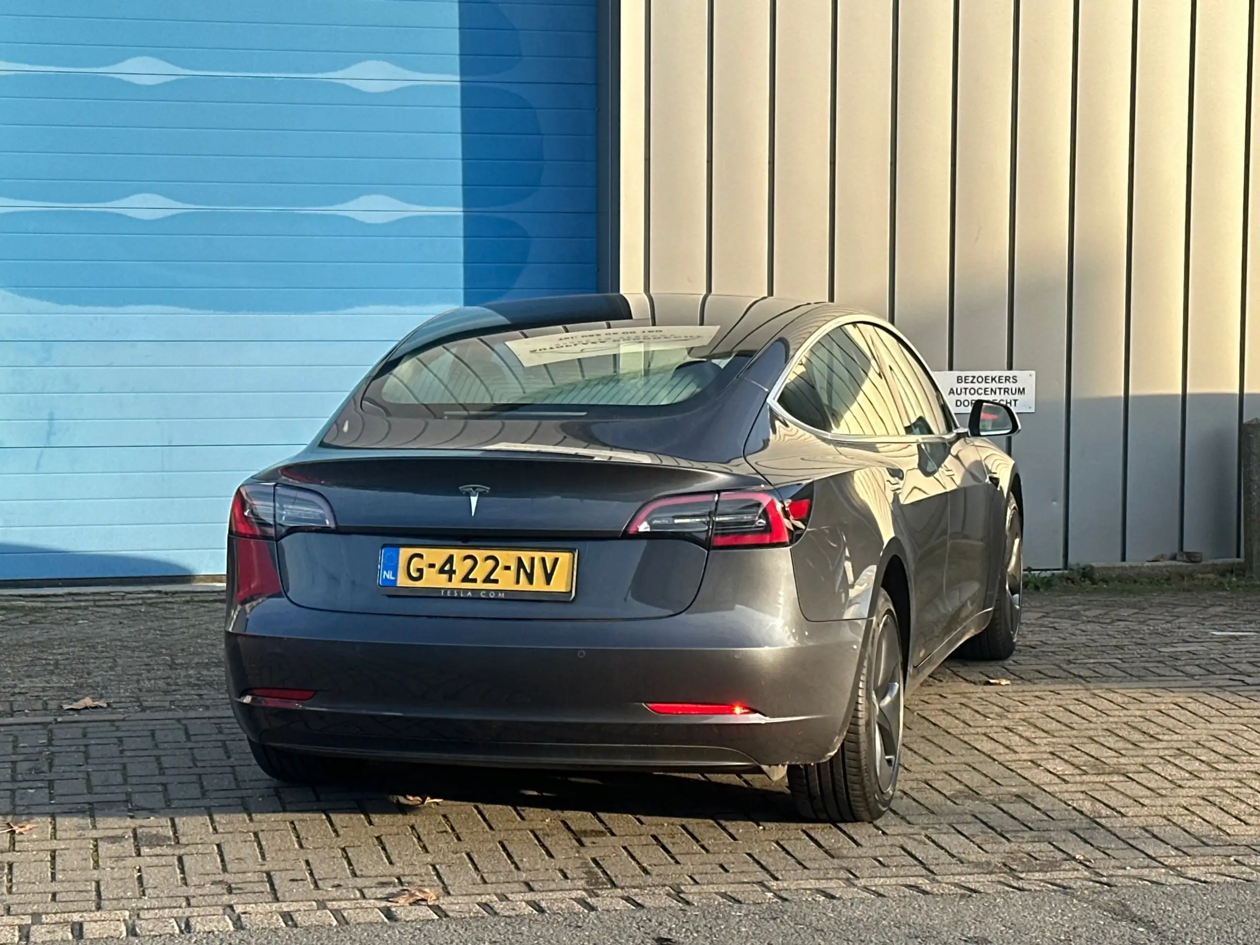 Tesla - Model 3