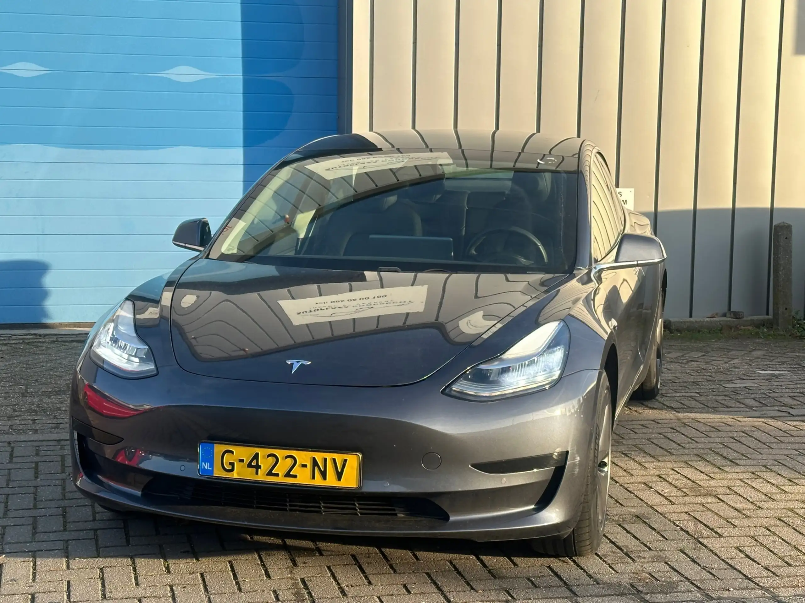 Tesla - Model 3