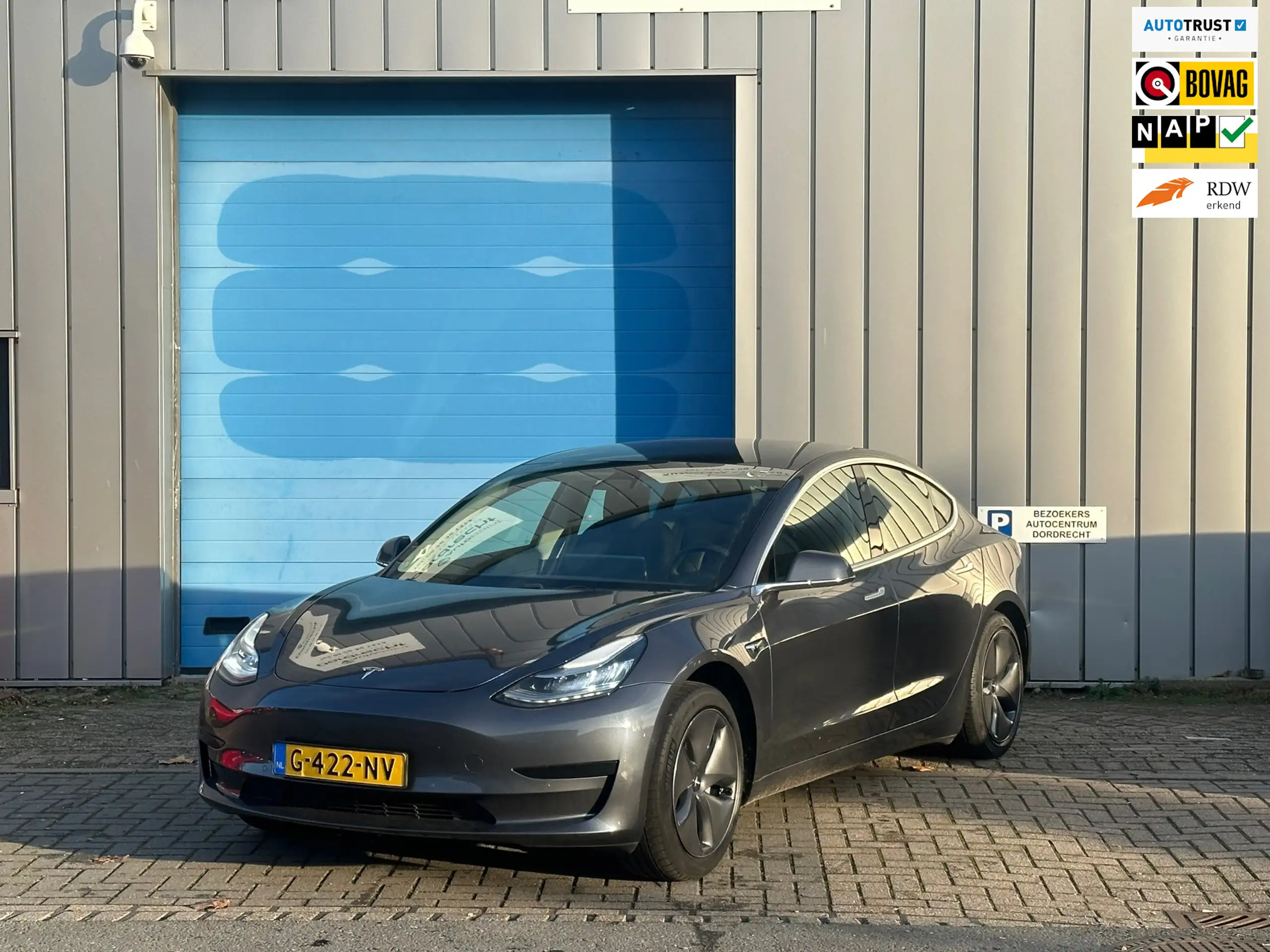 Tesla - Model 3