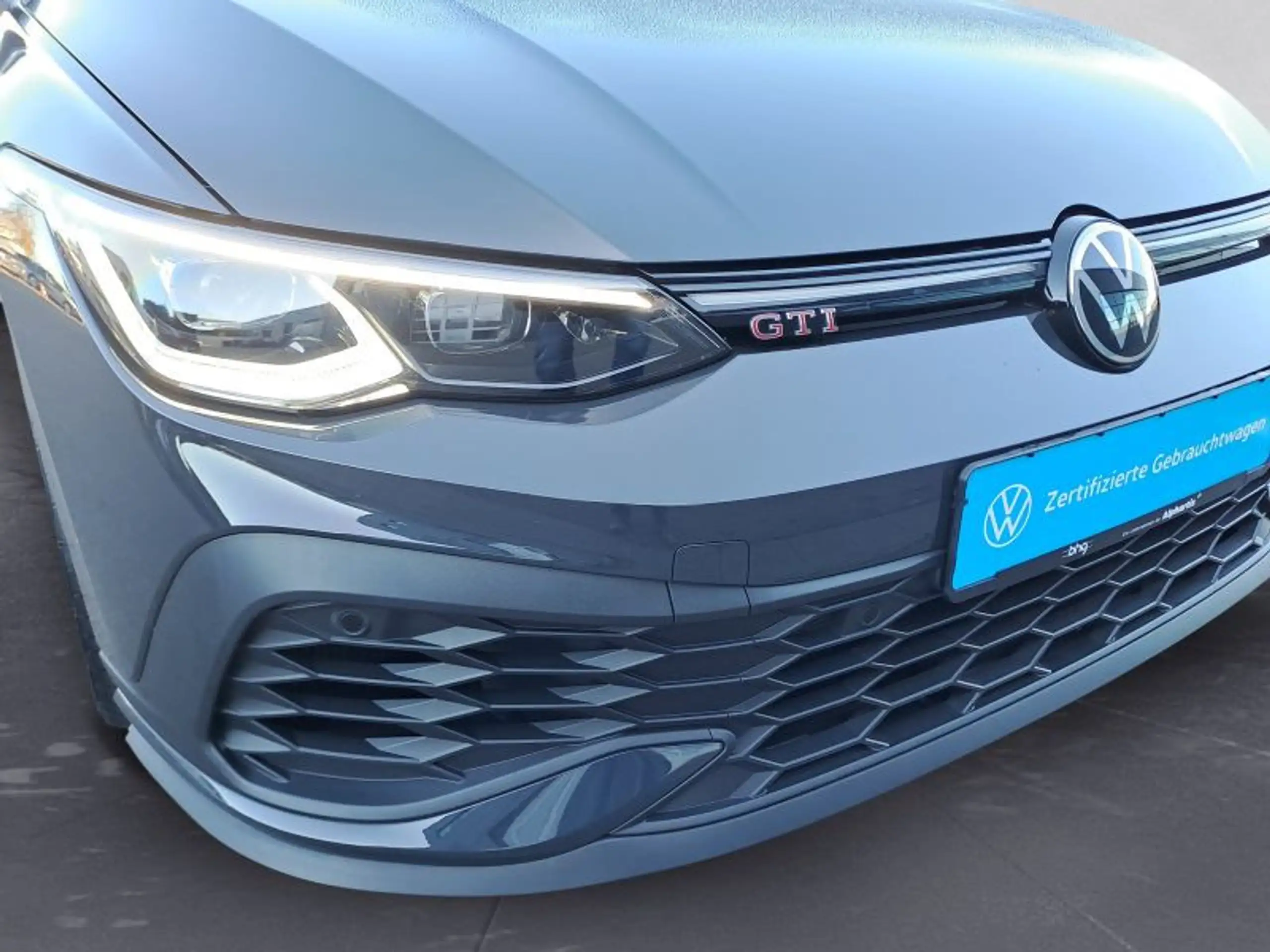 Volkswagen - Golf GTI