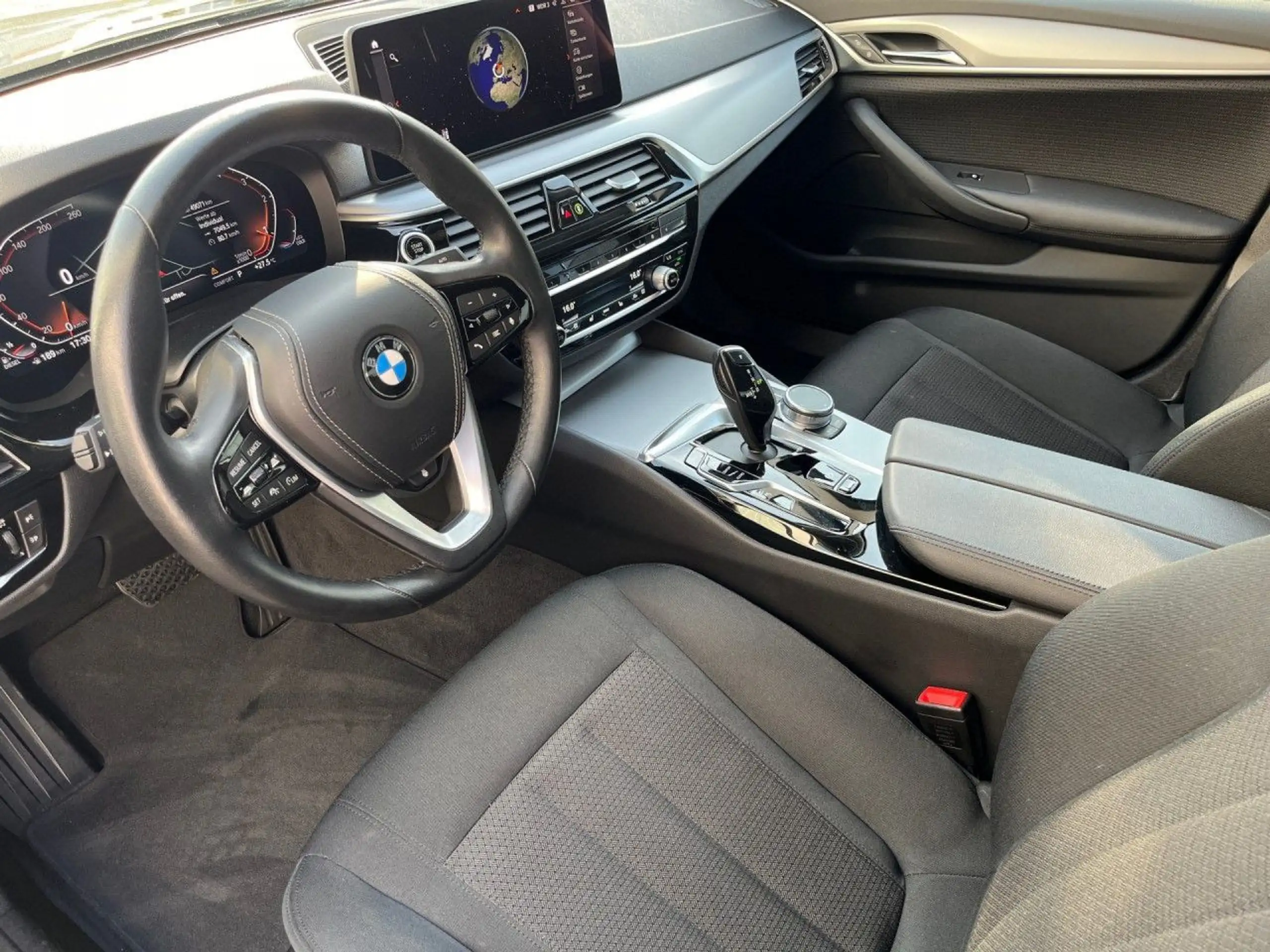 BMW - 520