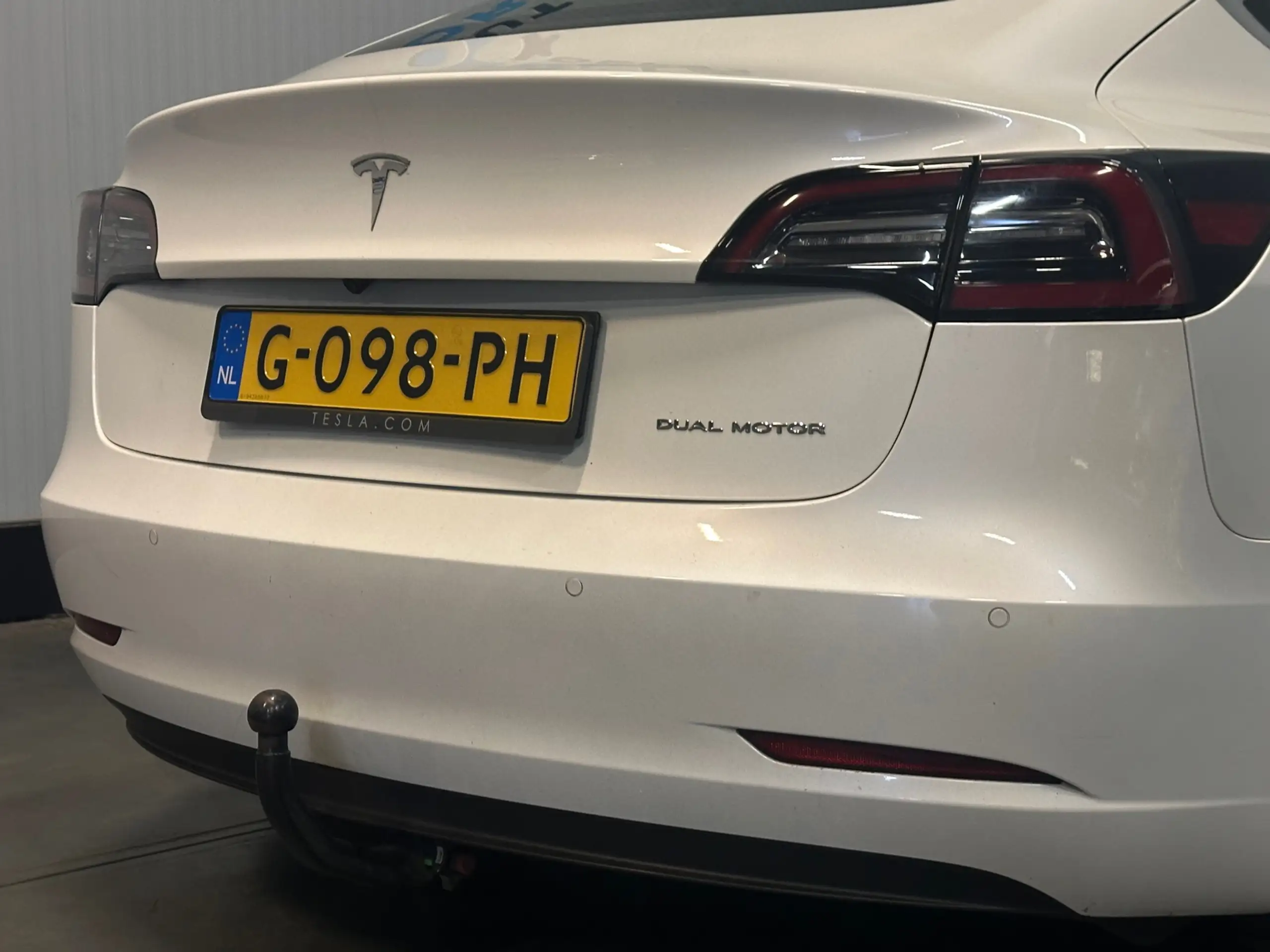 Tesla - Model 3