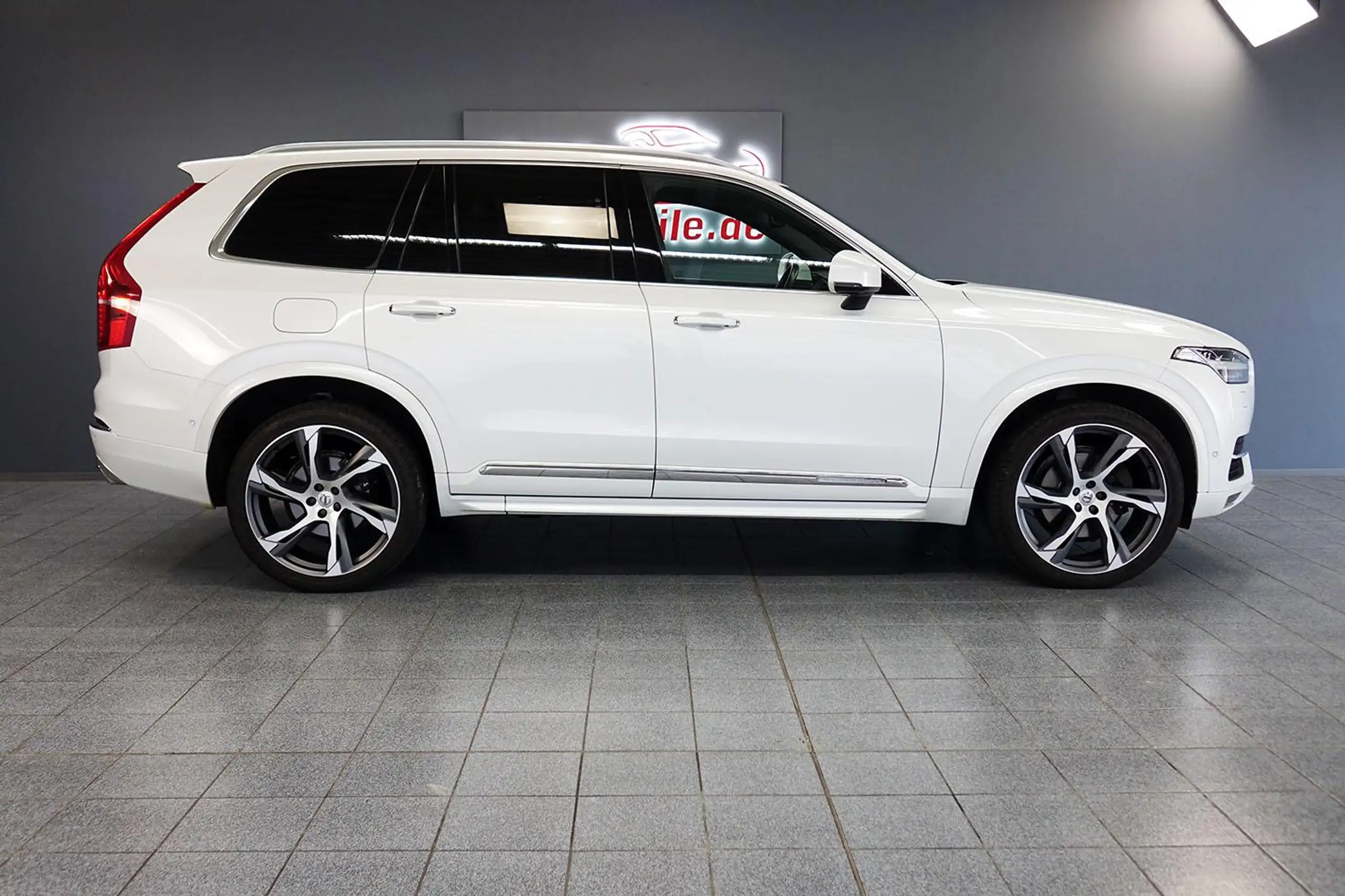 Volvo - XC90