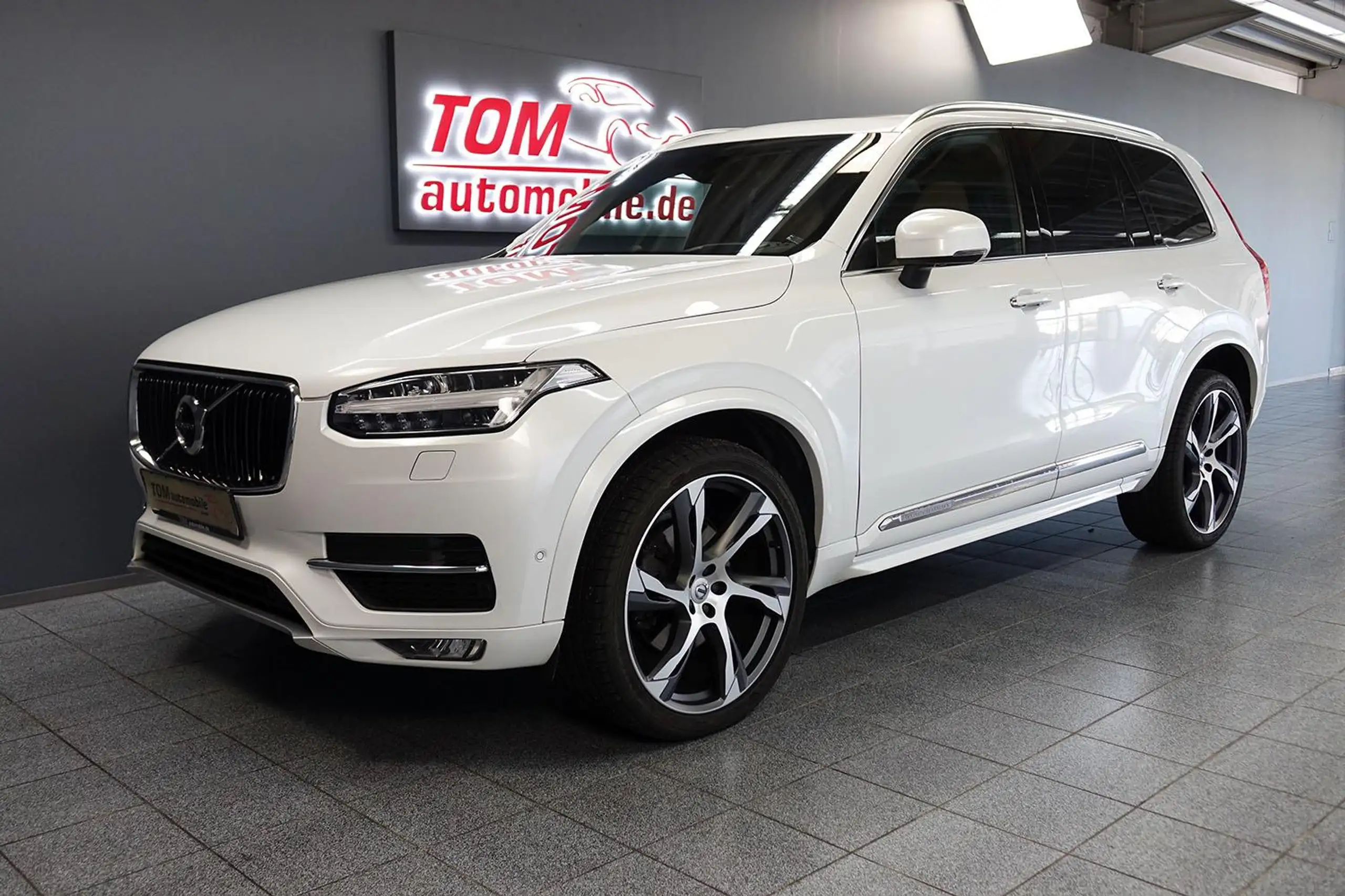 Volvo - XC90