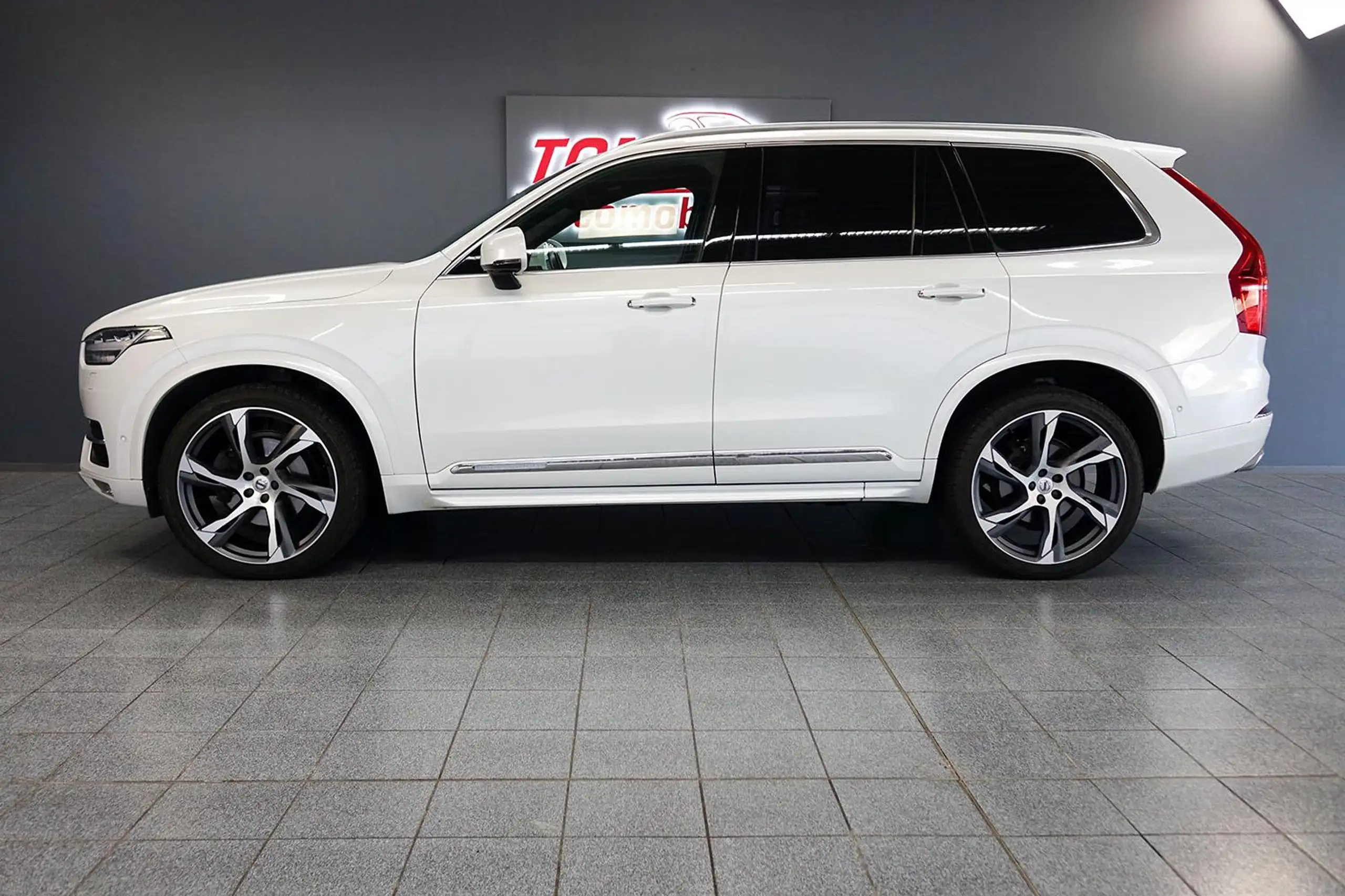 Volvo - XC90