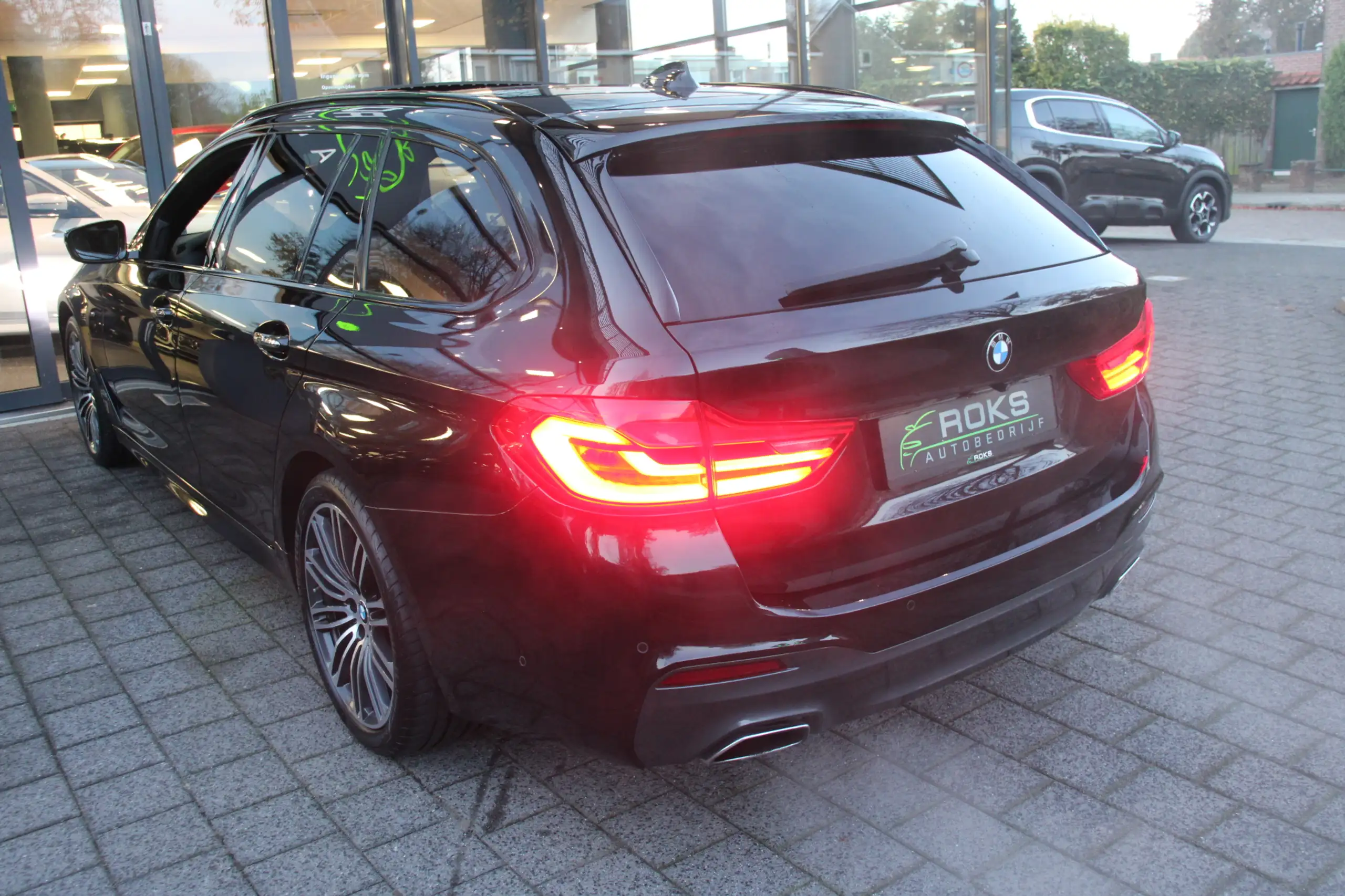 BMW - 530