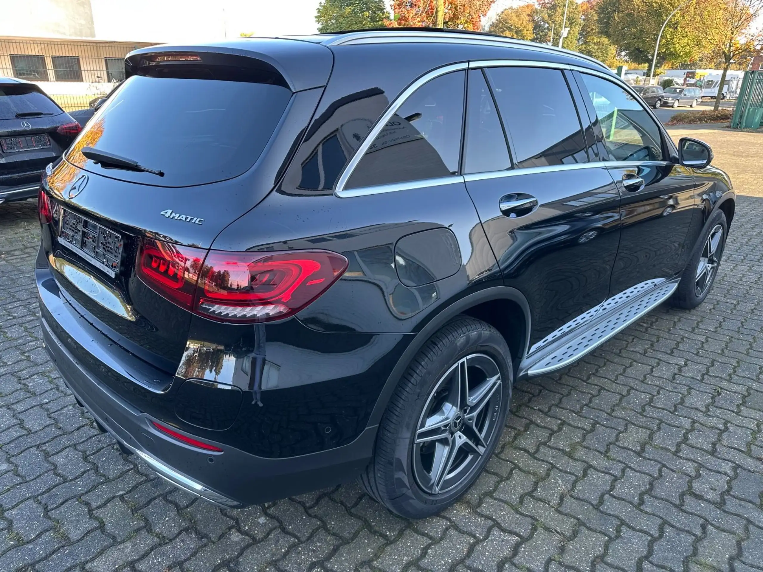 Mercedes-Benz - GLC 300