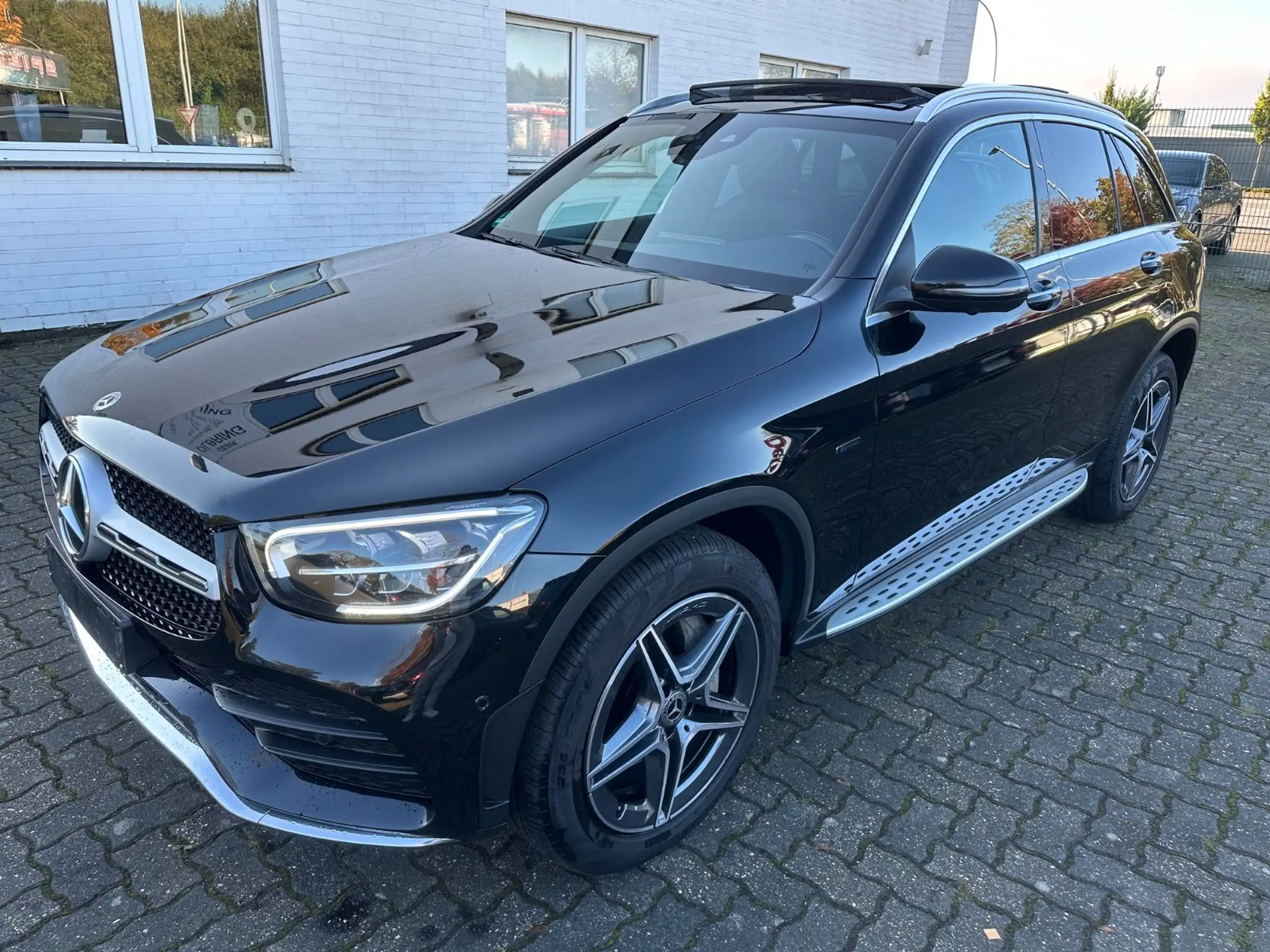 Mercedes-Benz - GLC 300