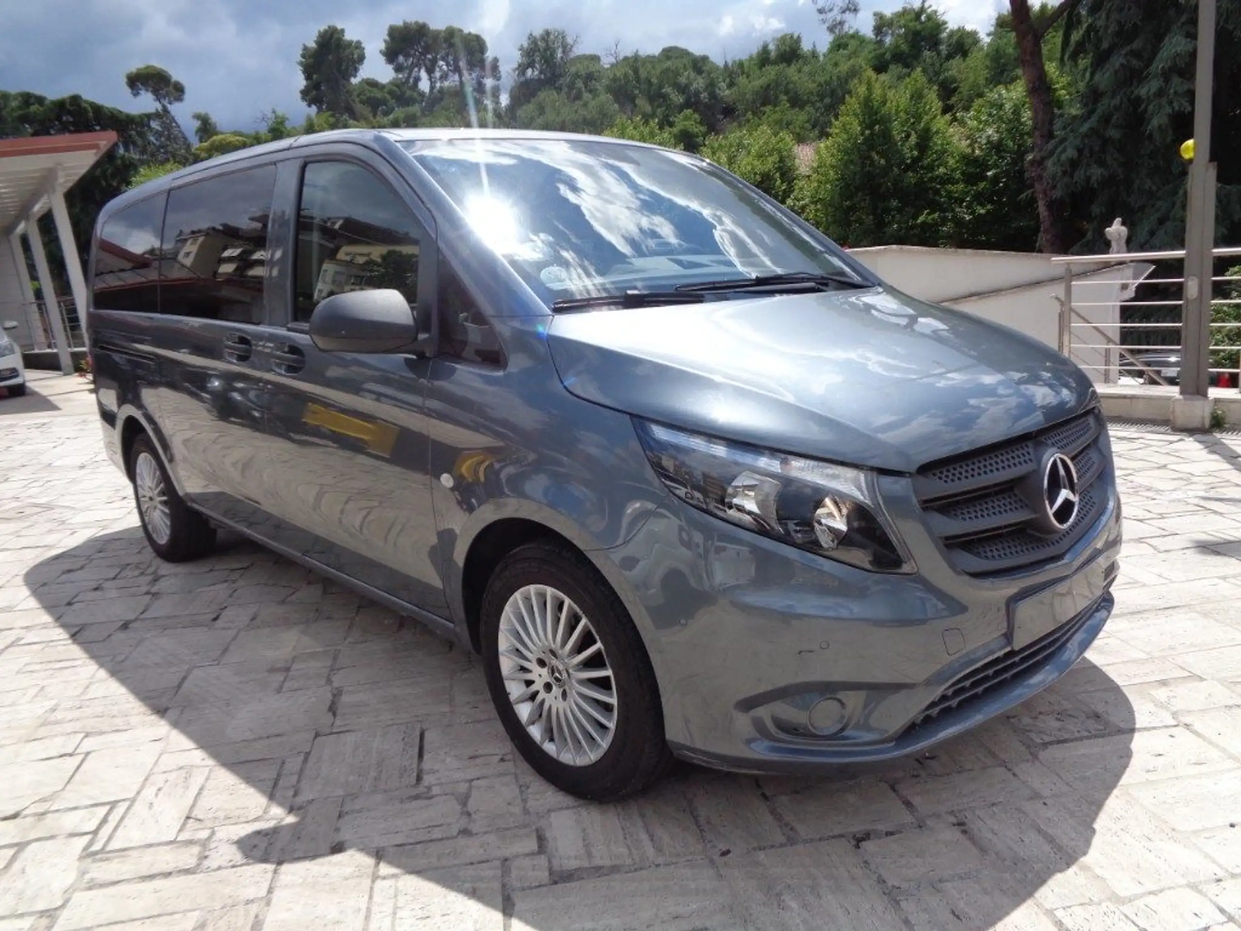 Mercedes-Benz - Vito