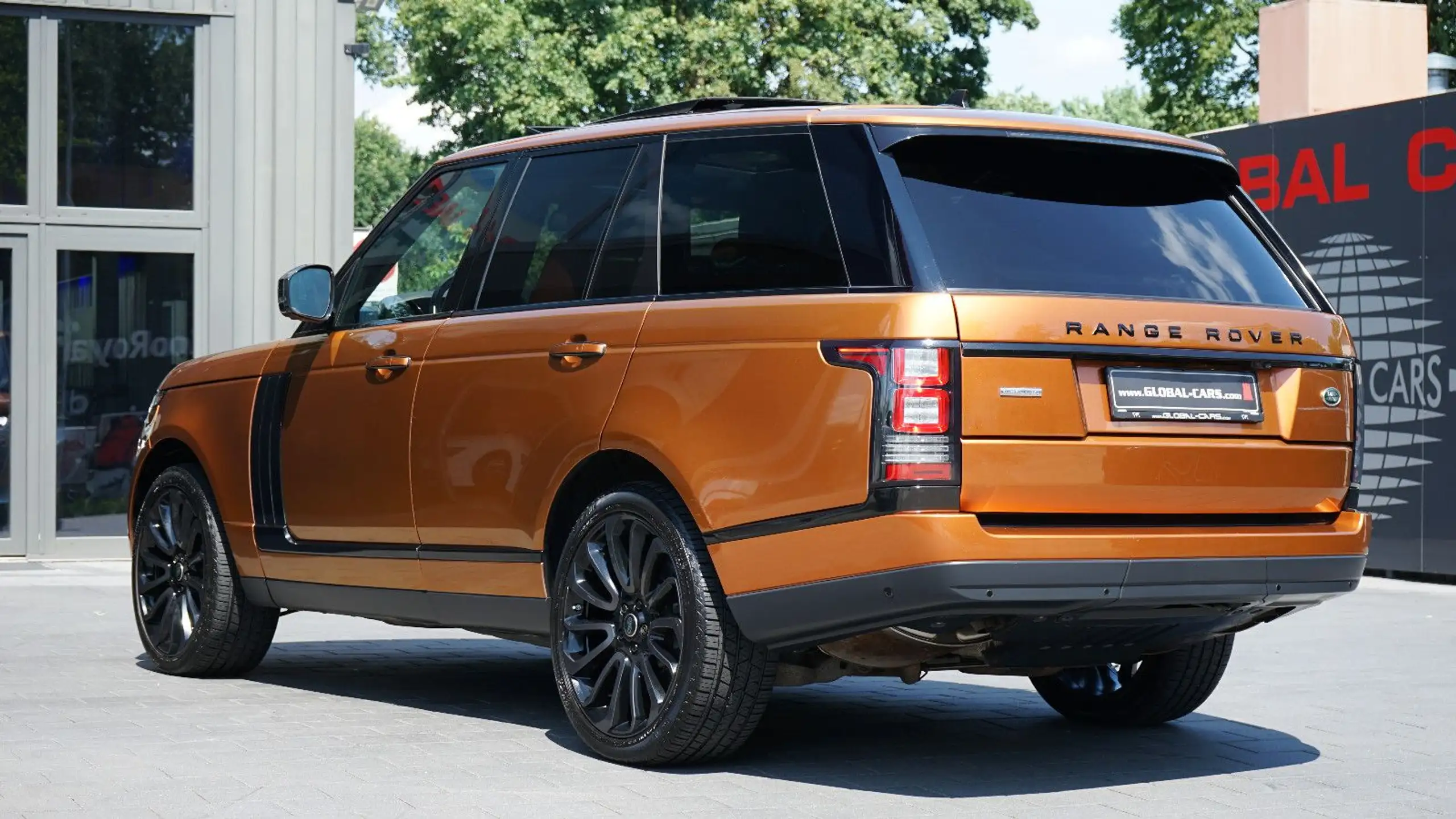 Land Rover - Range Rover