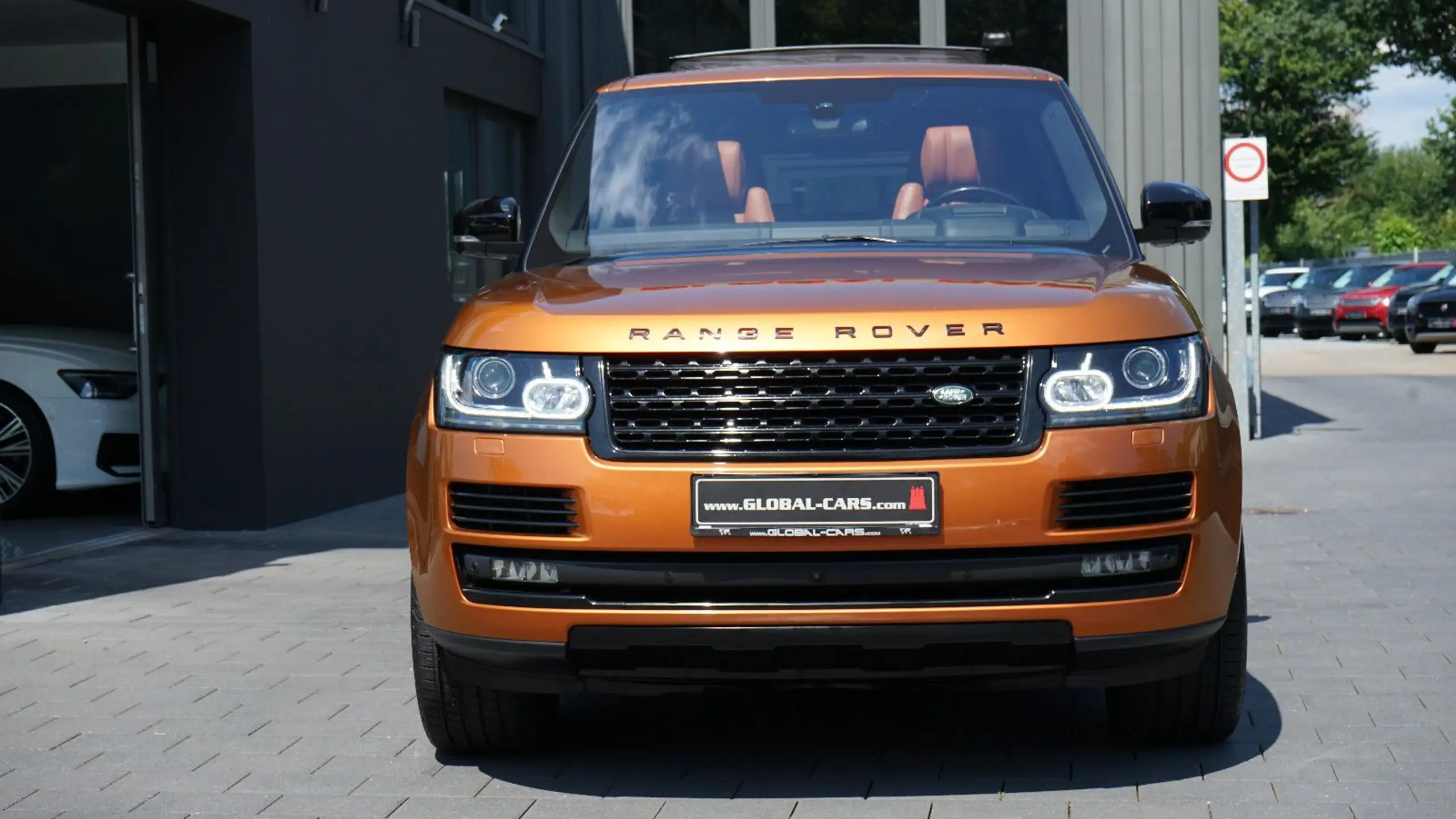 Land Rover - Range Rover