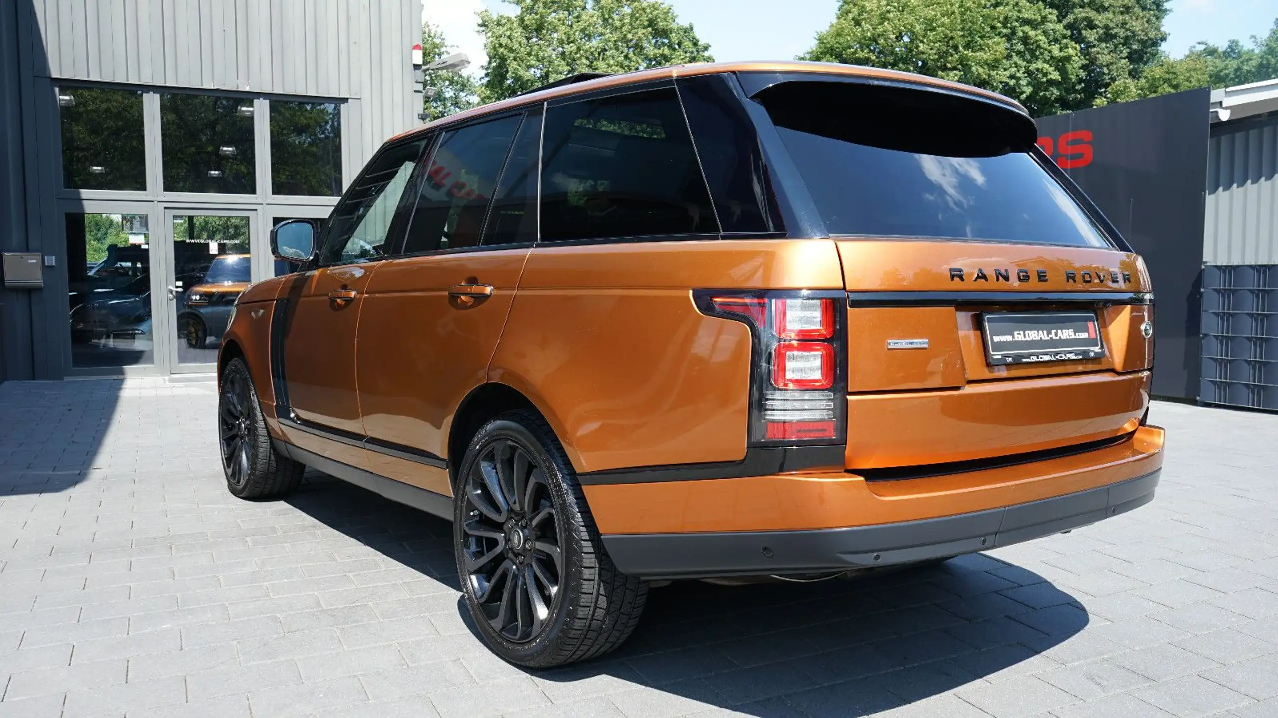 Land Rover - Range Rover