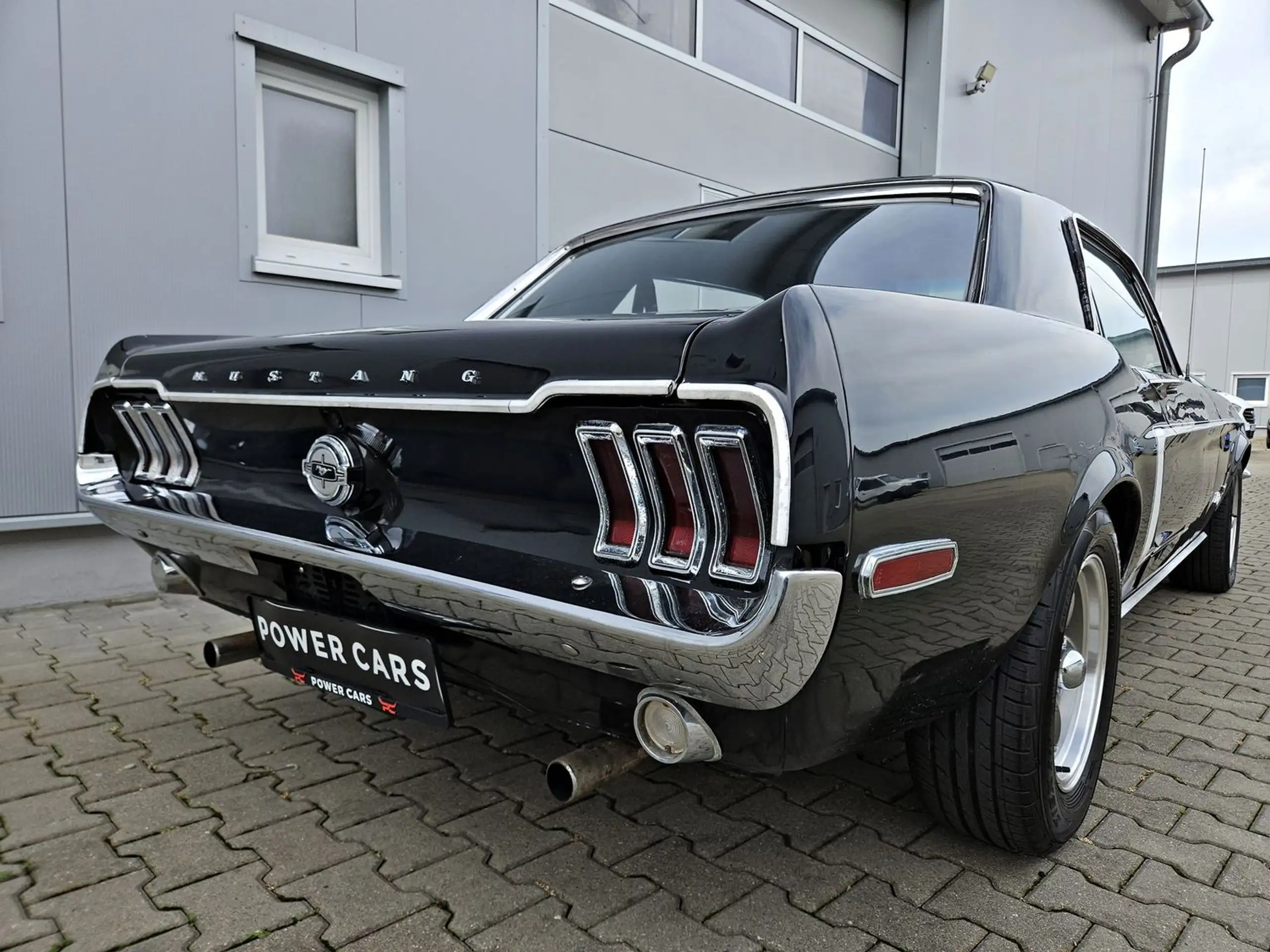 Ford - Mustang