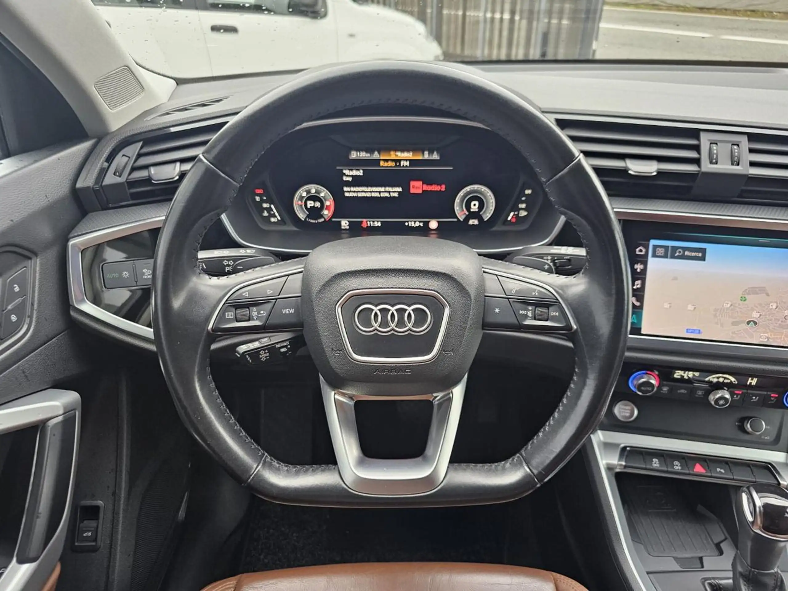 Audi - Q3