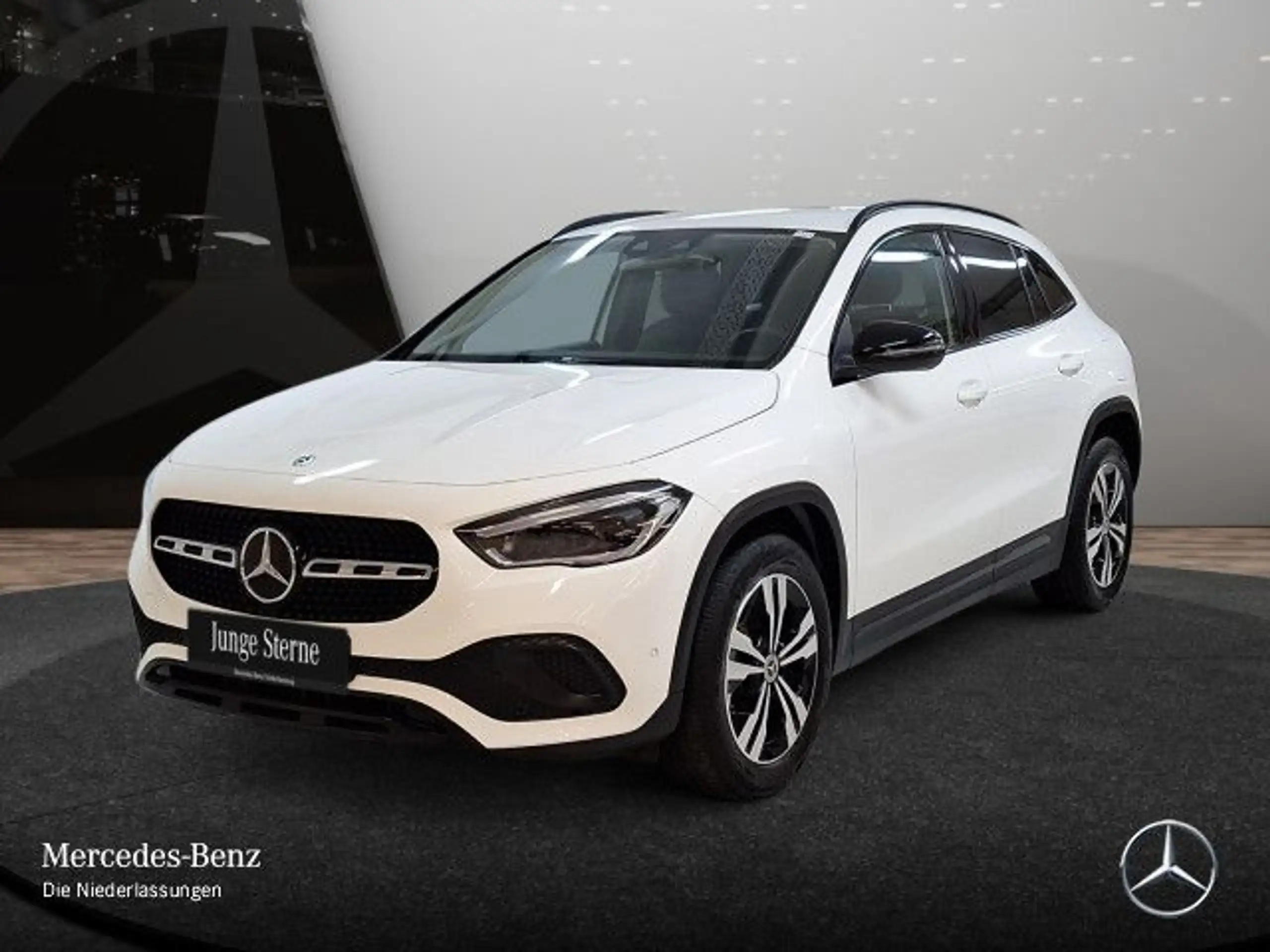 Mercedes-Benz - GLA 200