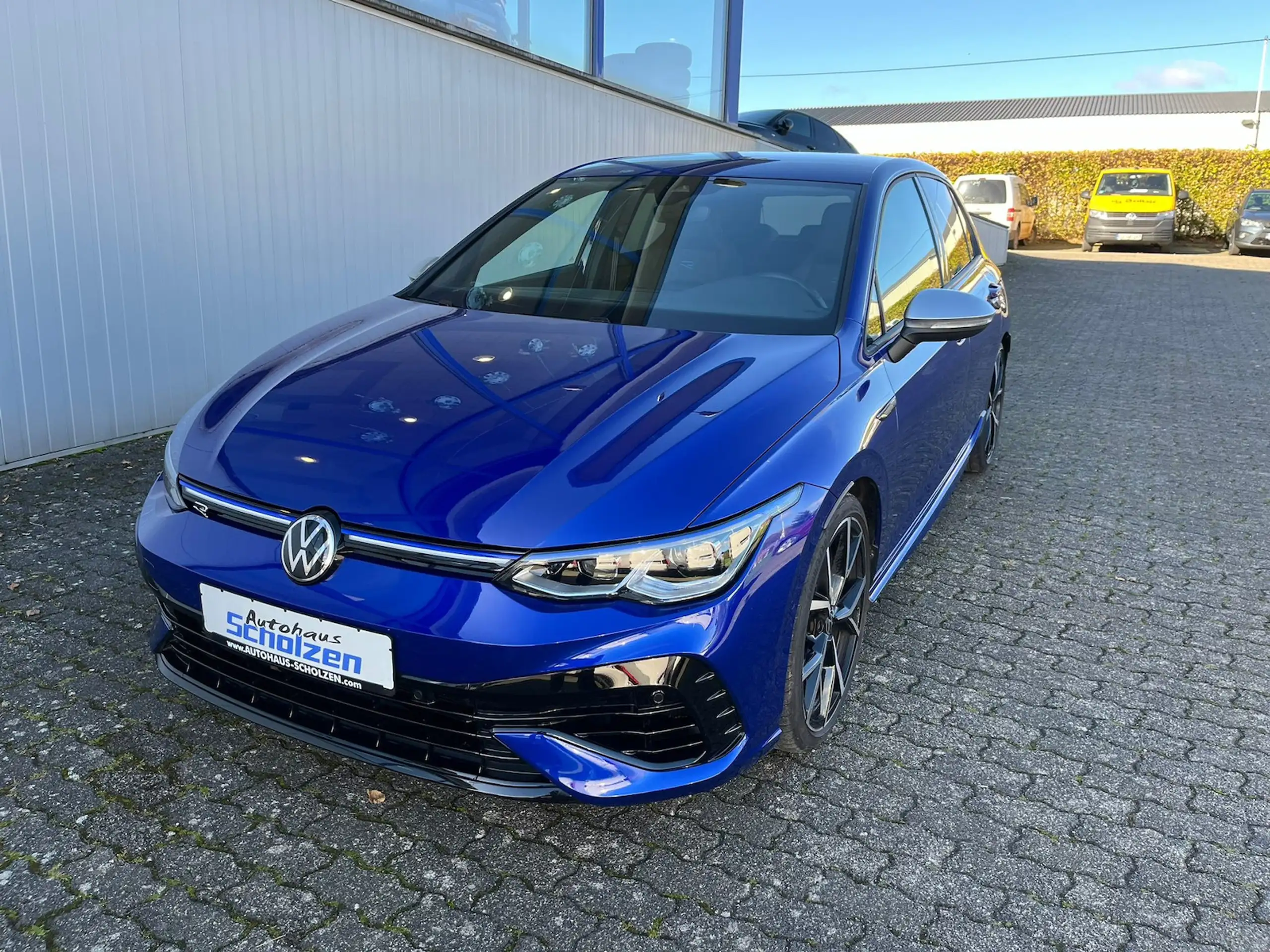 Volkswagen - Golf