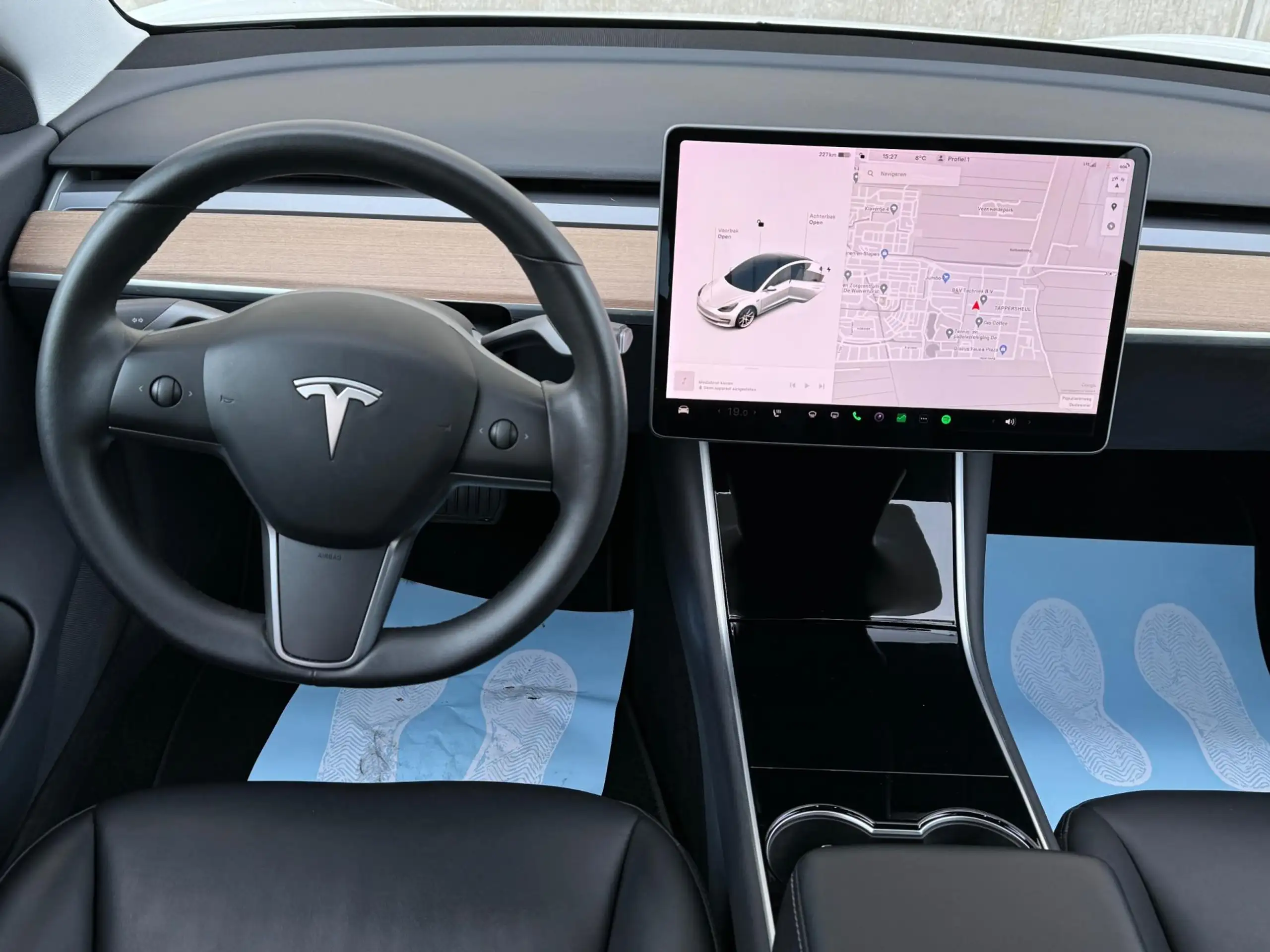 Tesla - Model 3