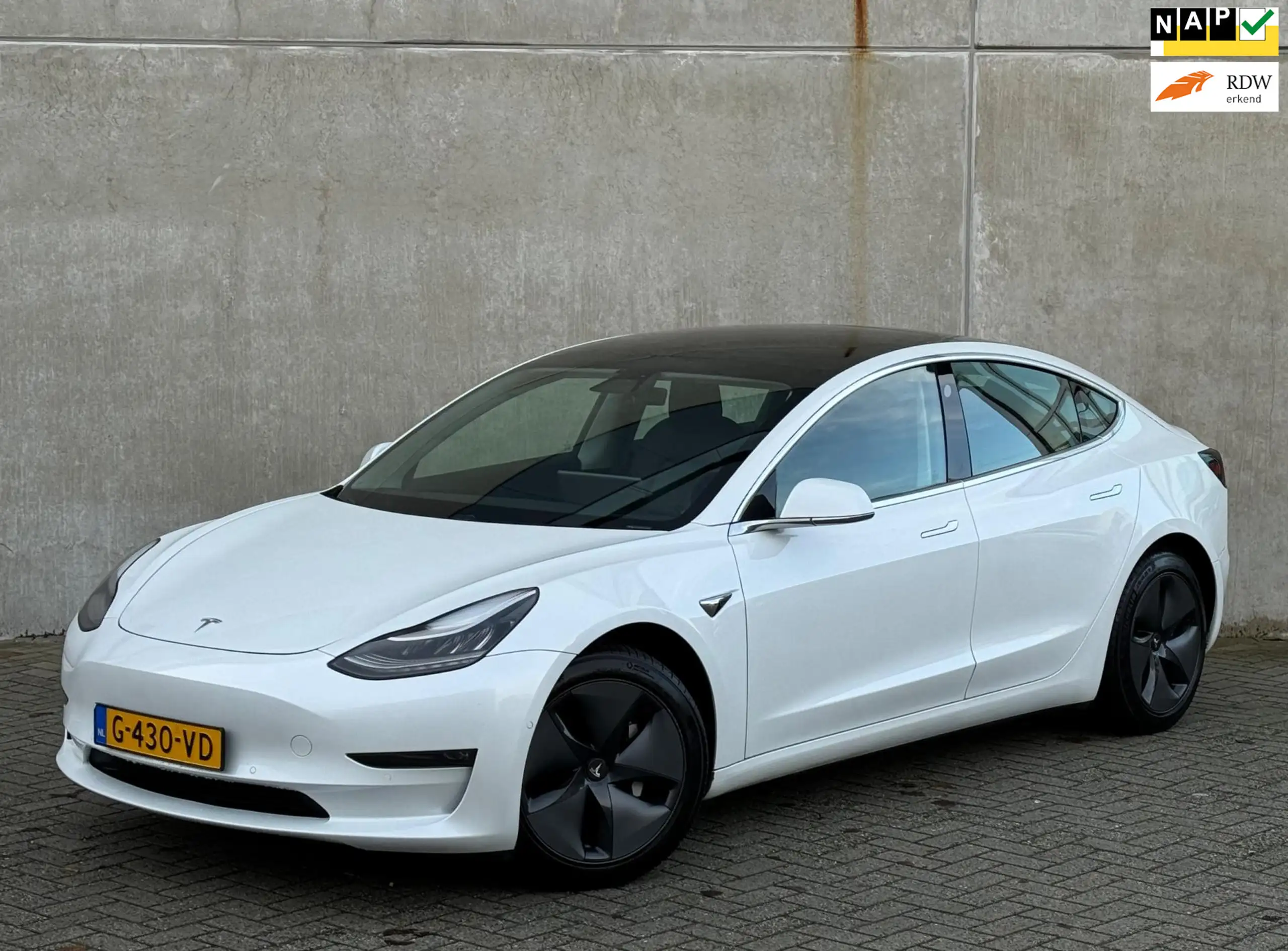 Tesla - Model 3