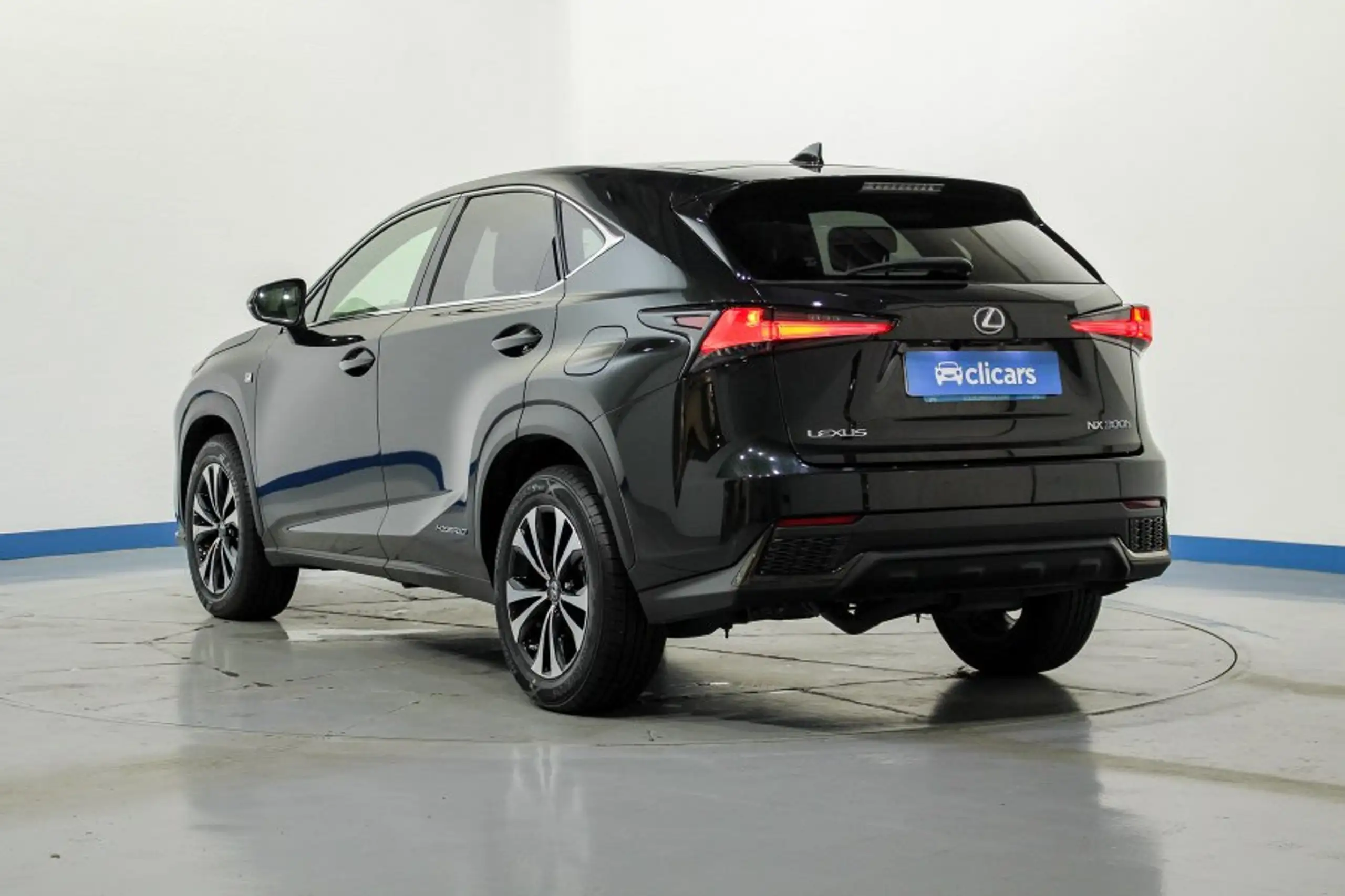 Lexus - NX 300