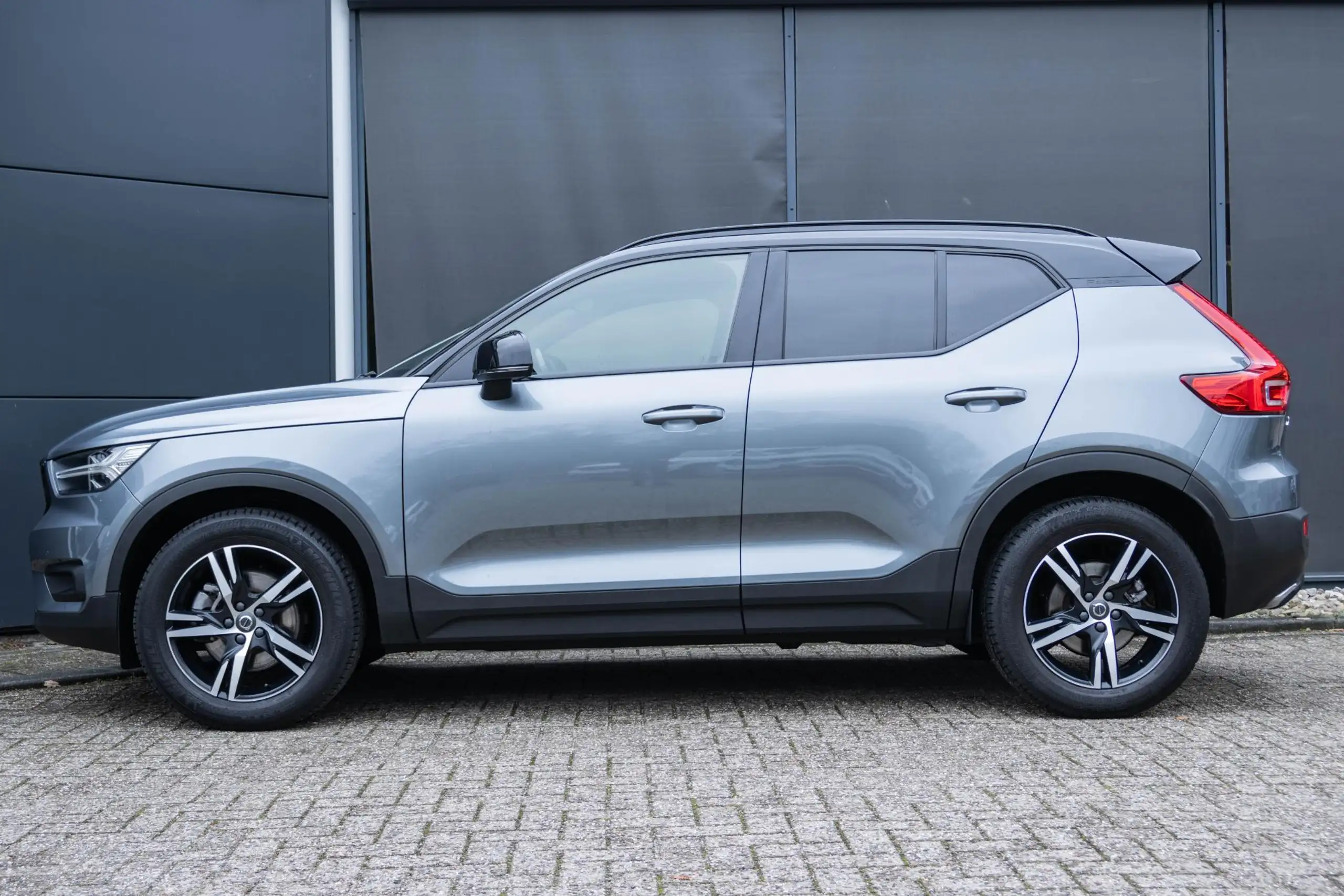 Volvo - XC40