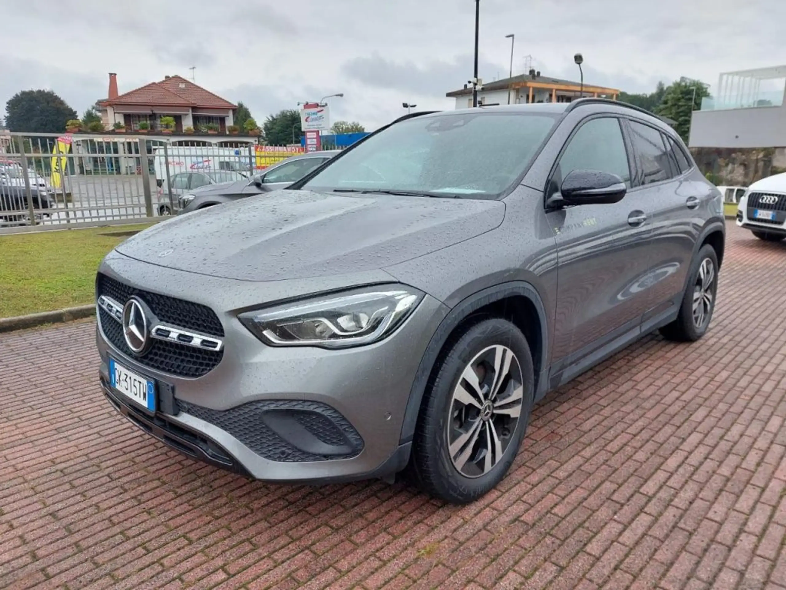 Mercedes-Benz - GLA 200