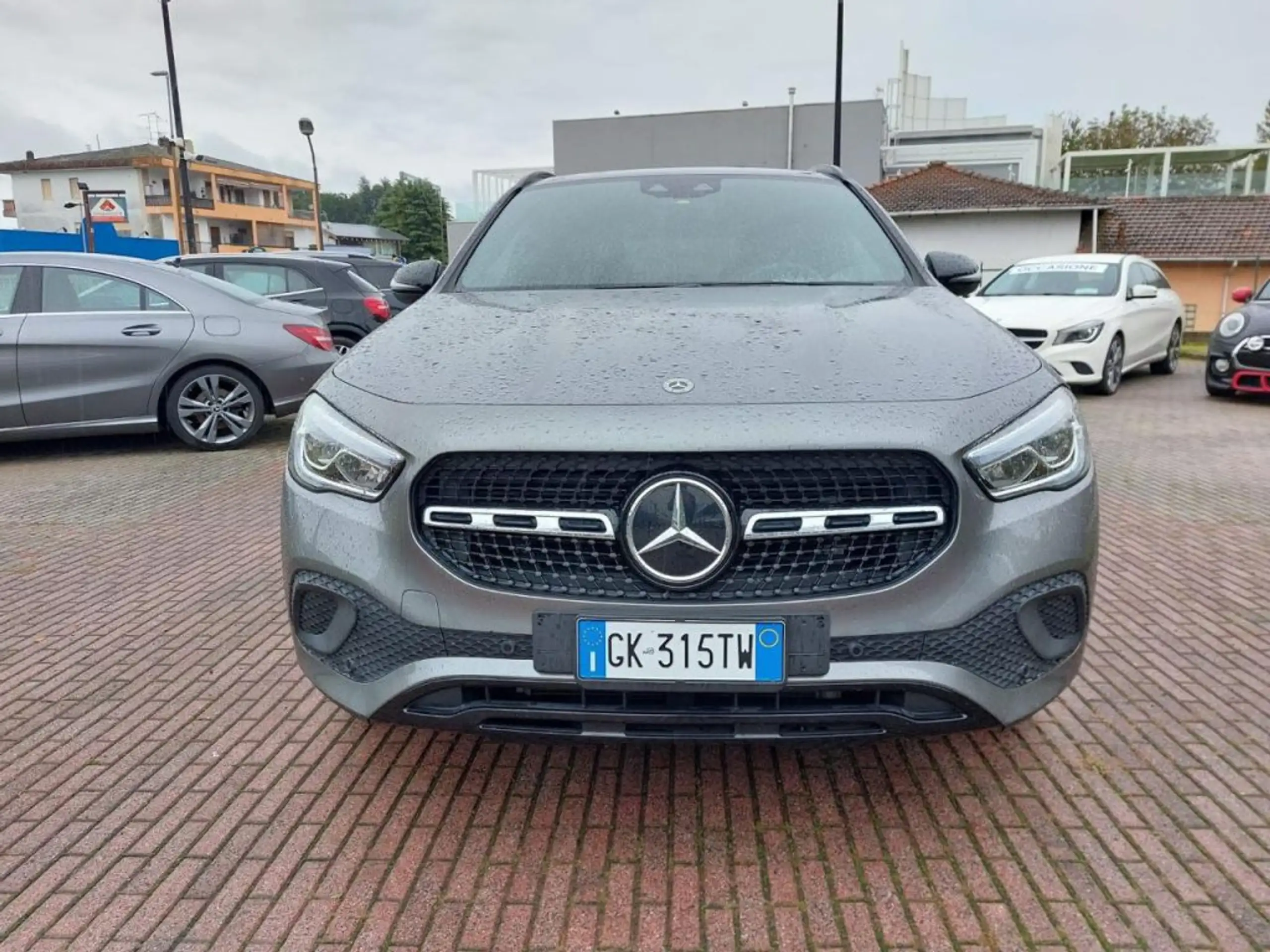 Mercedes-Benz - GLA 200