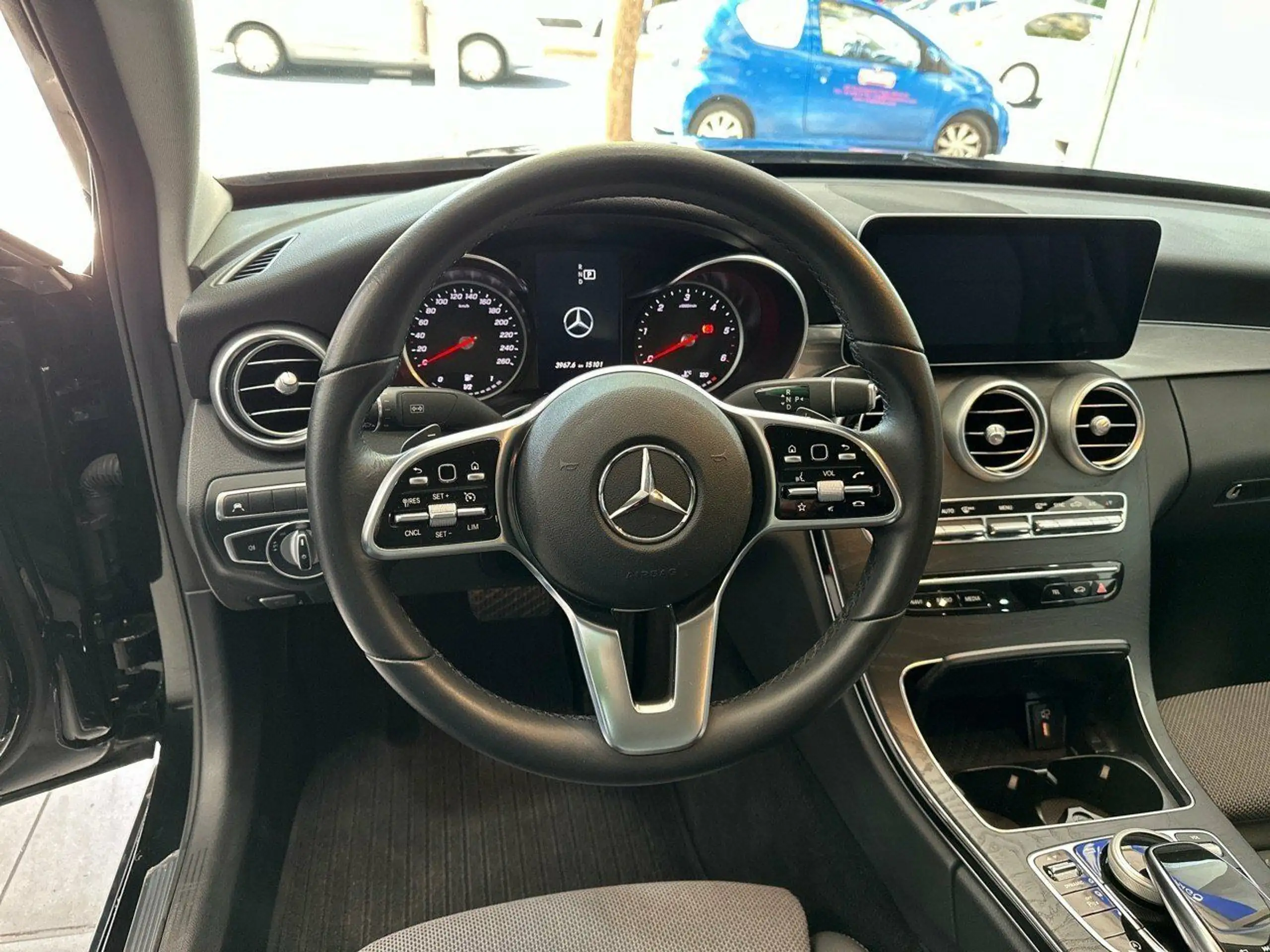 Mercedes-Benz - C 200