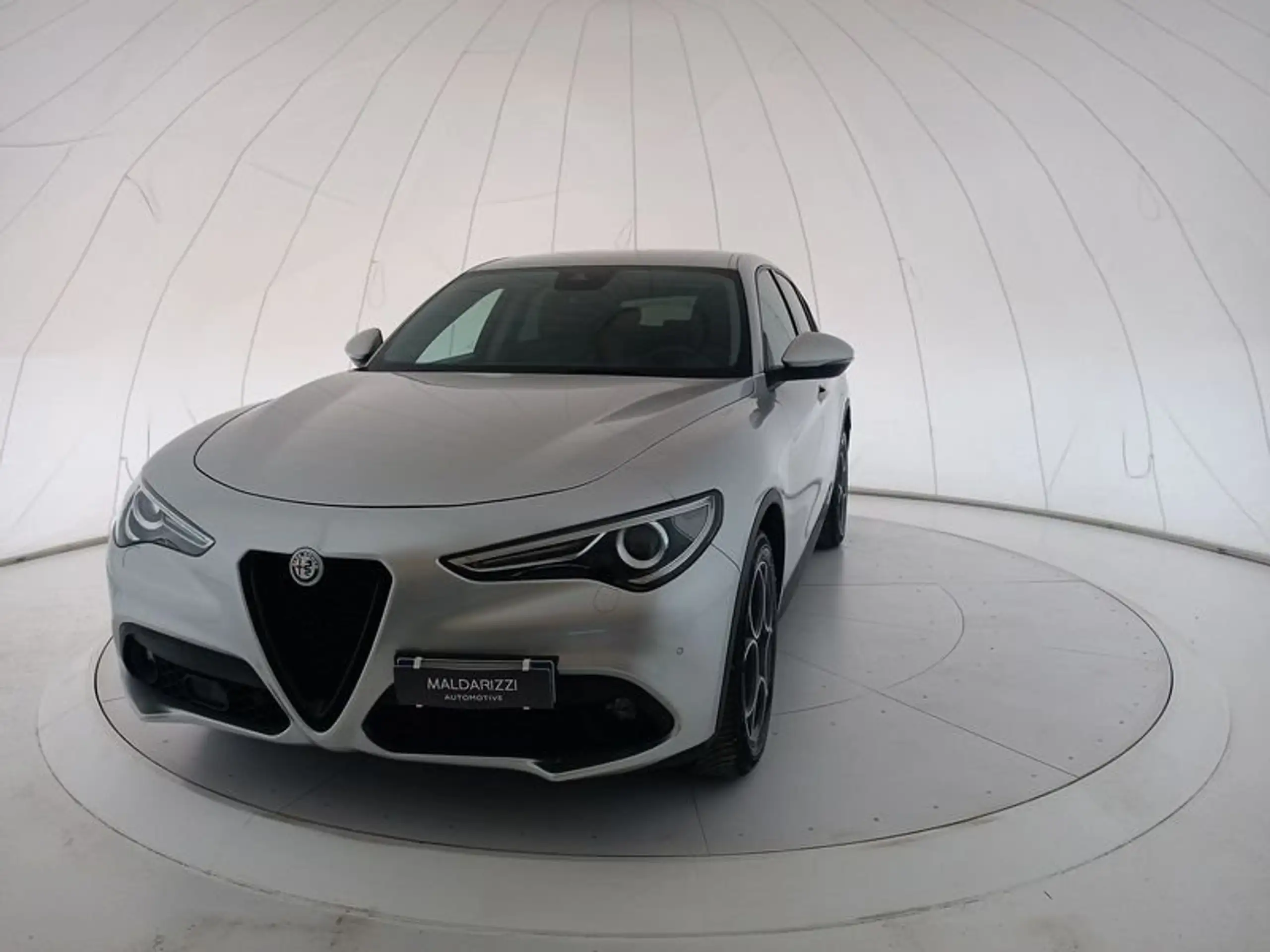 Alfa Romeo Stelvio 2021