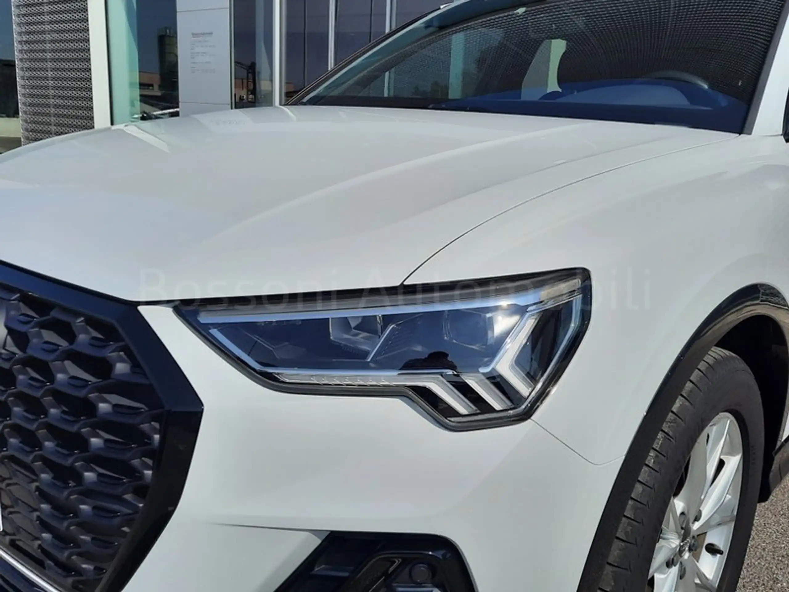 Audi - Q3