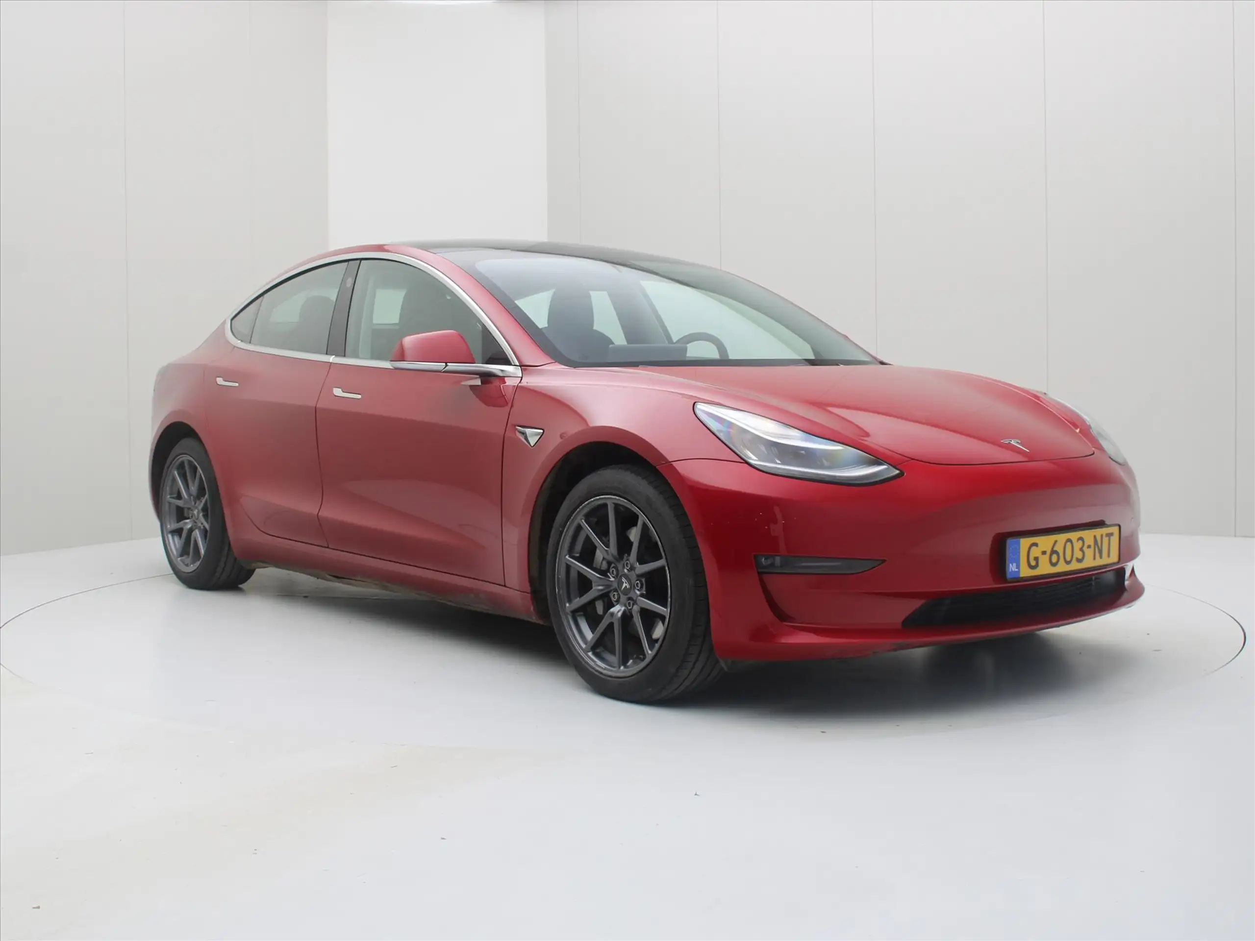 Tesla - Model 3