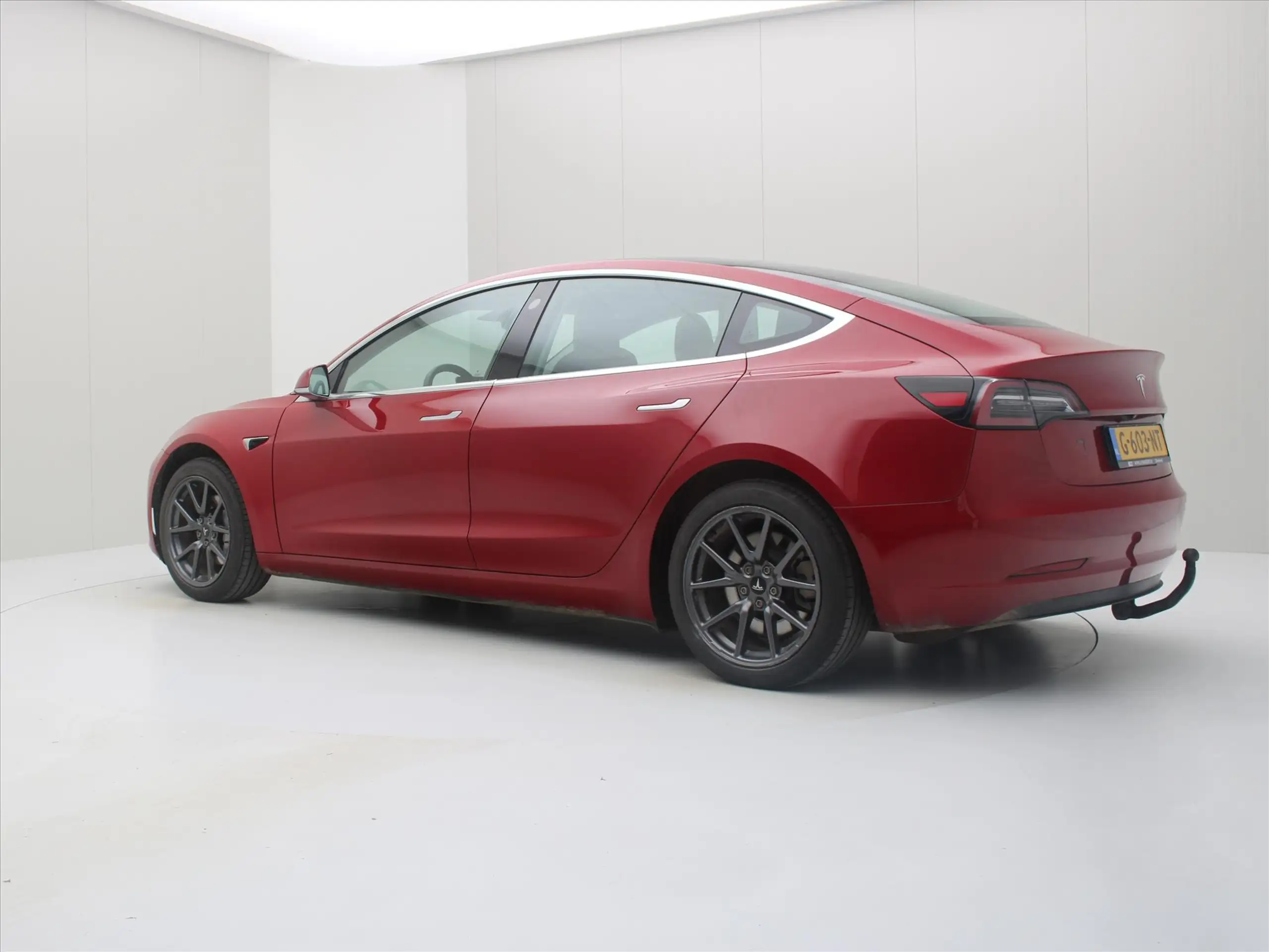 Tesla - Model 3