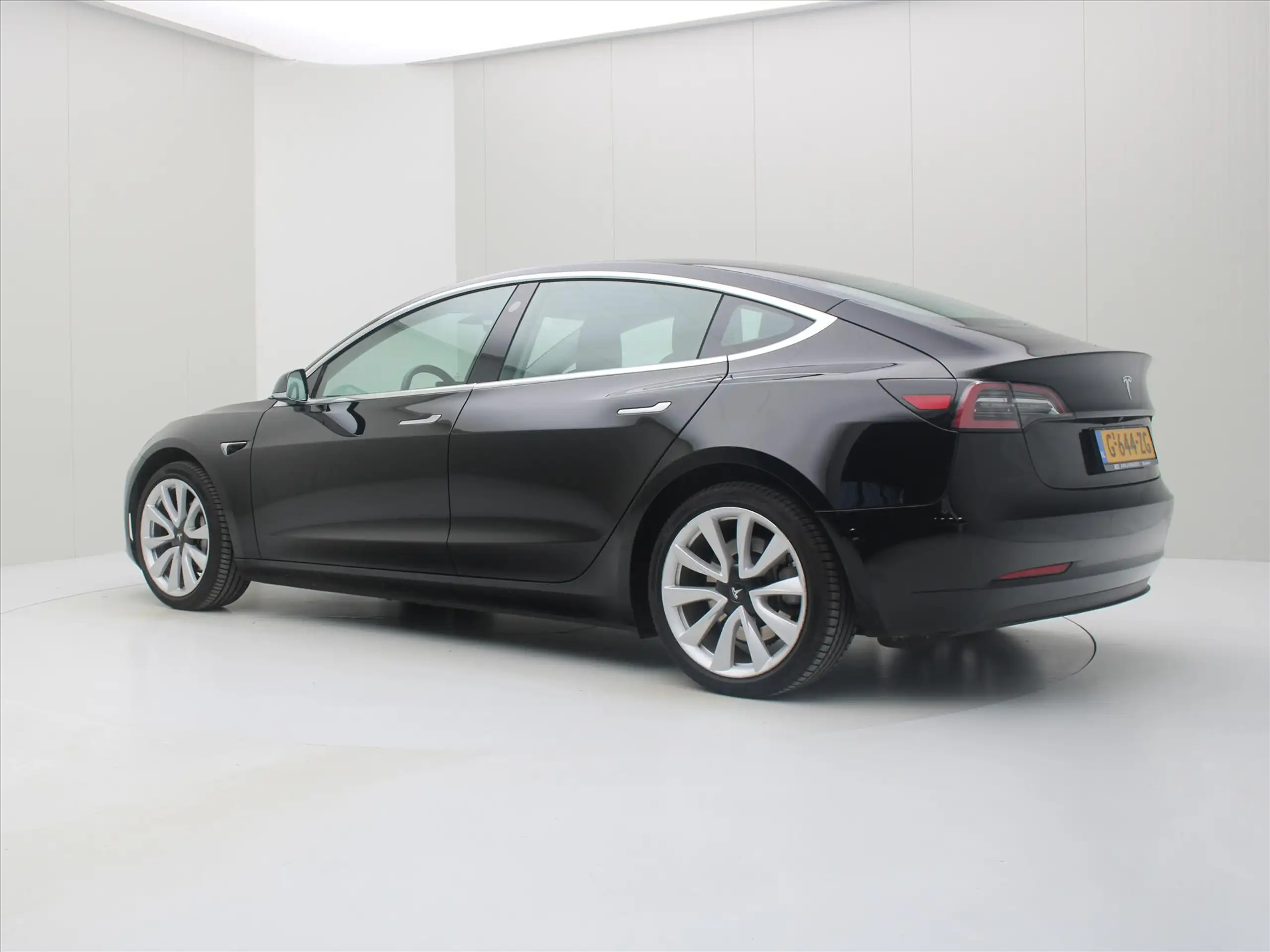 Tesla - Model 3