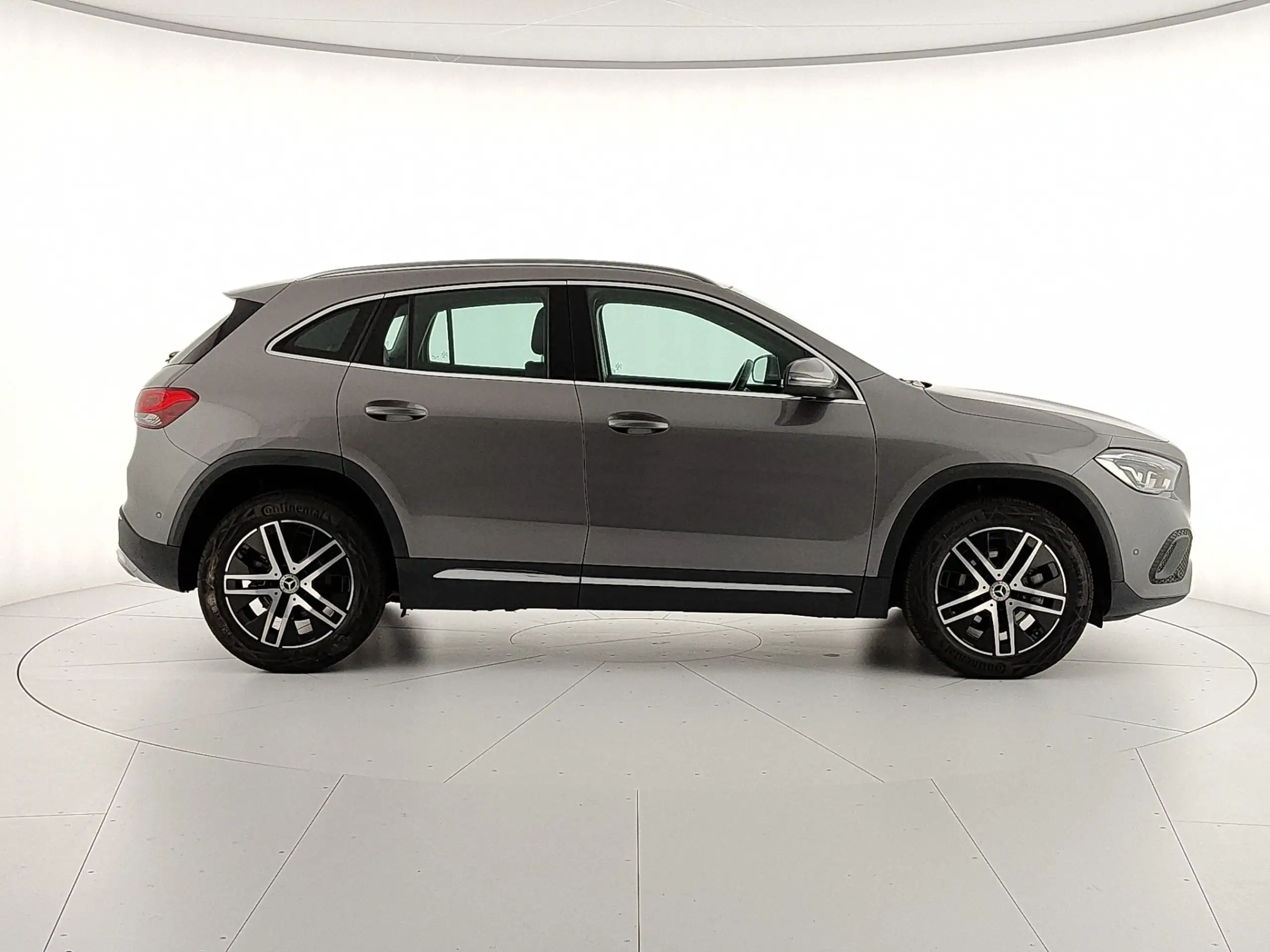 Mercedes-Benz - GLA 200