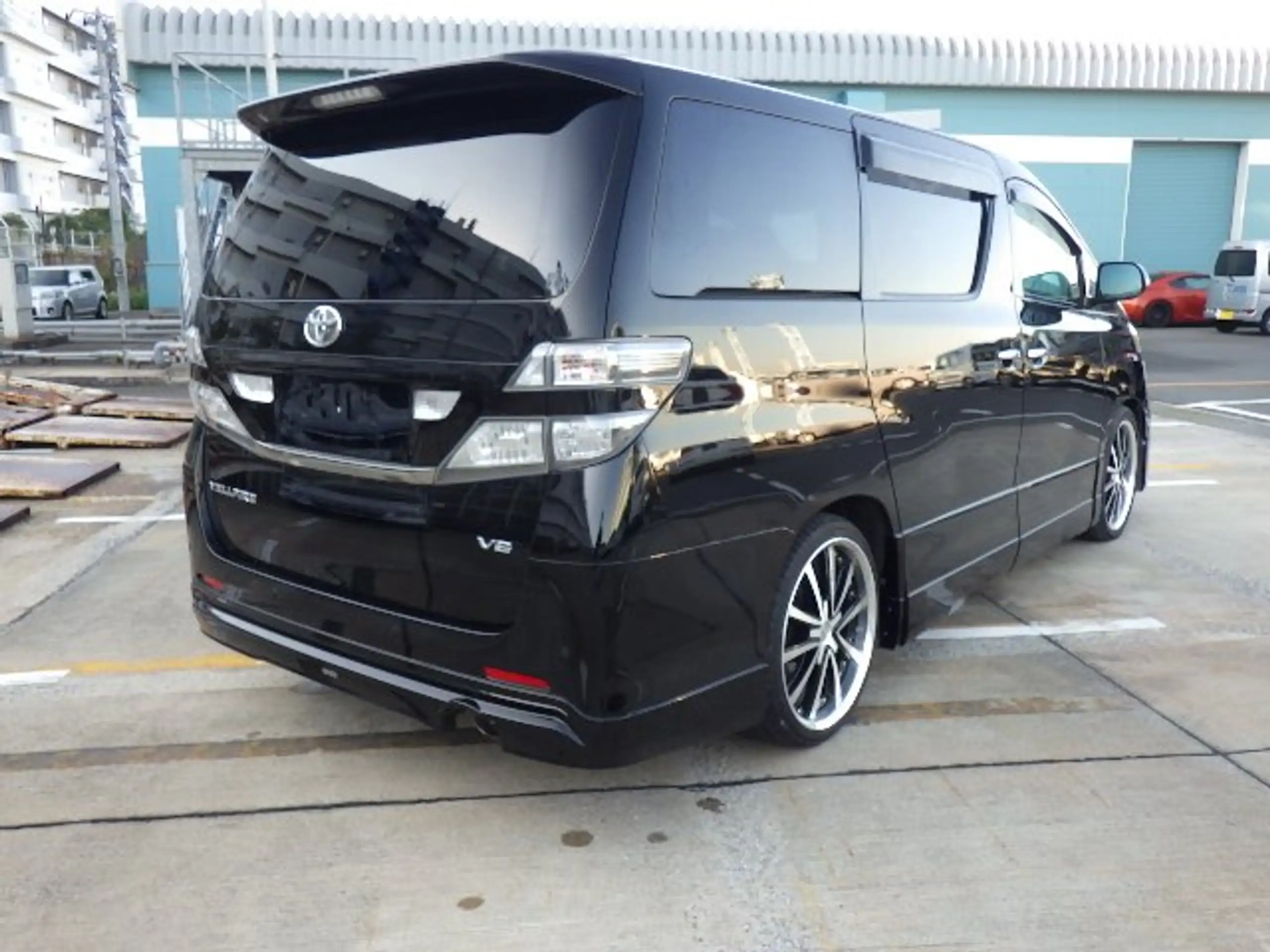 Toyota - Alphard