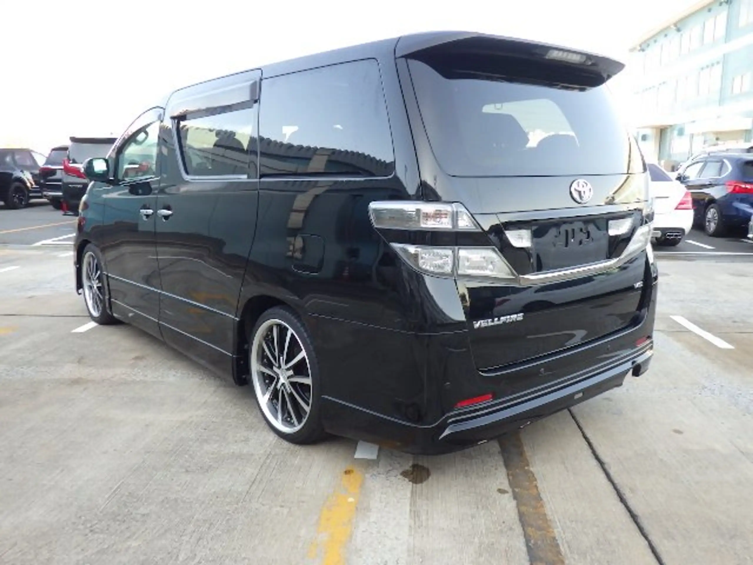 Toyota - Alphard