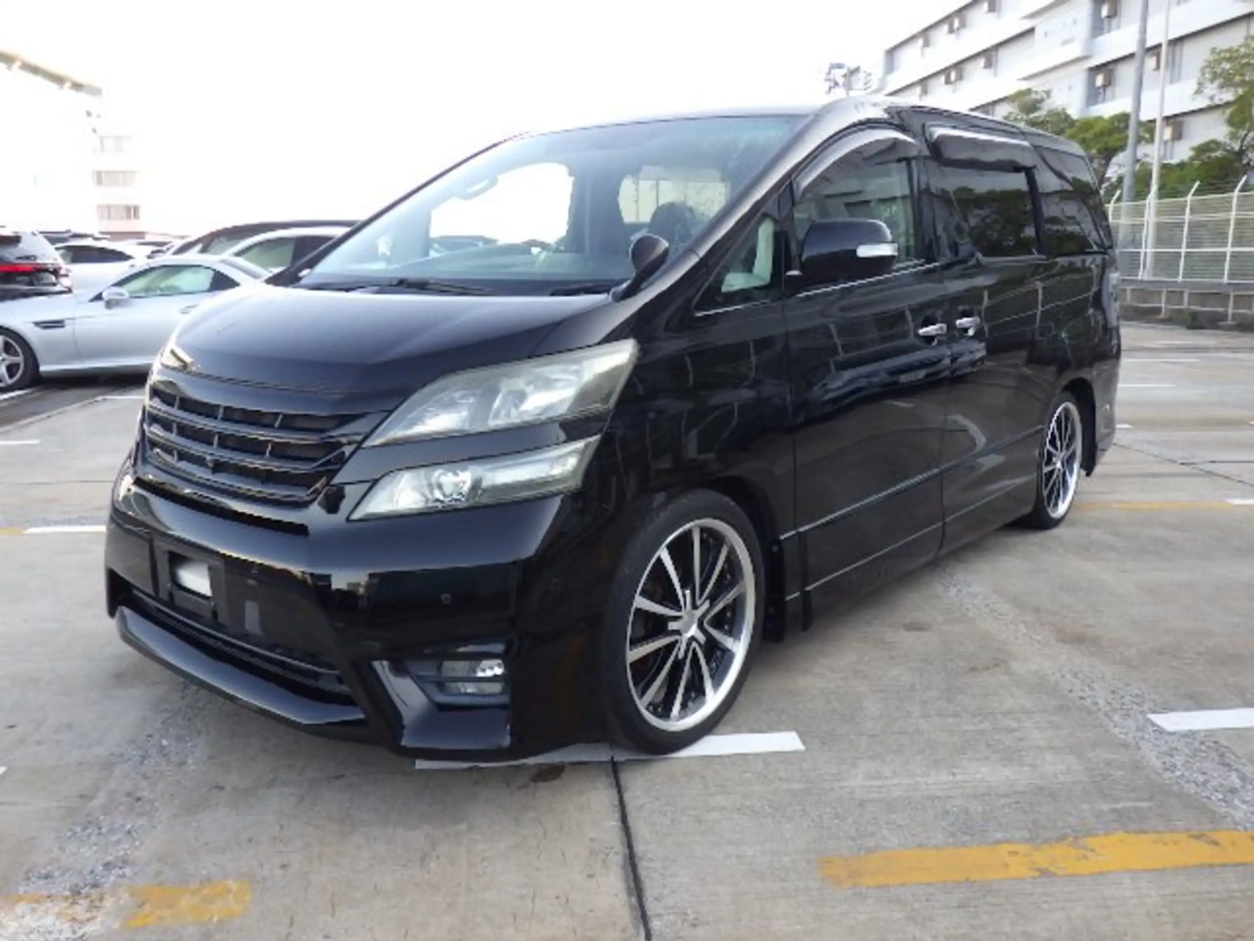 Toyota - Alphard