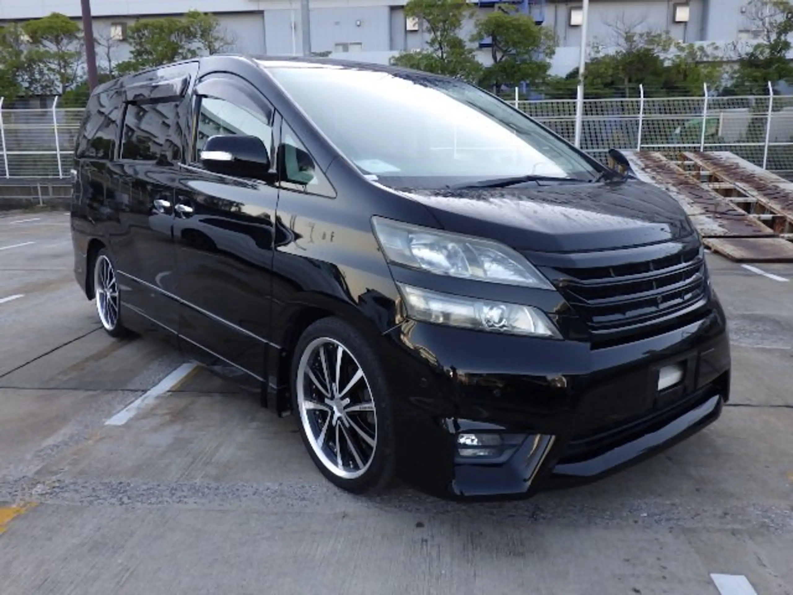 Toyota - Alphard