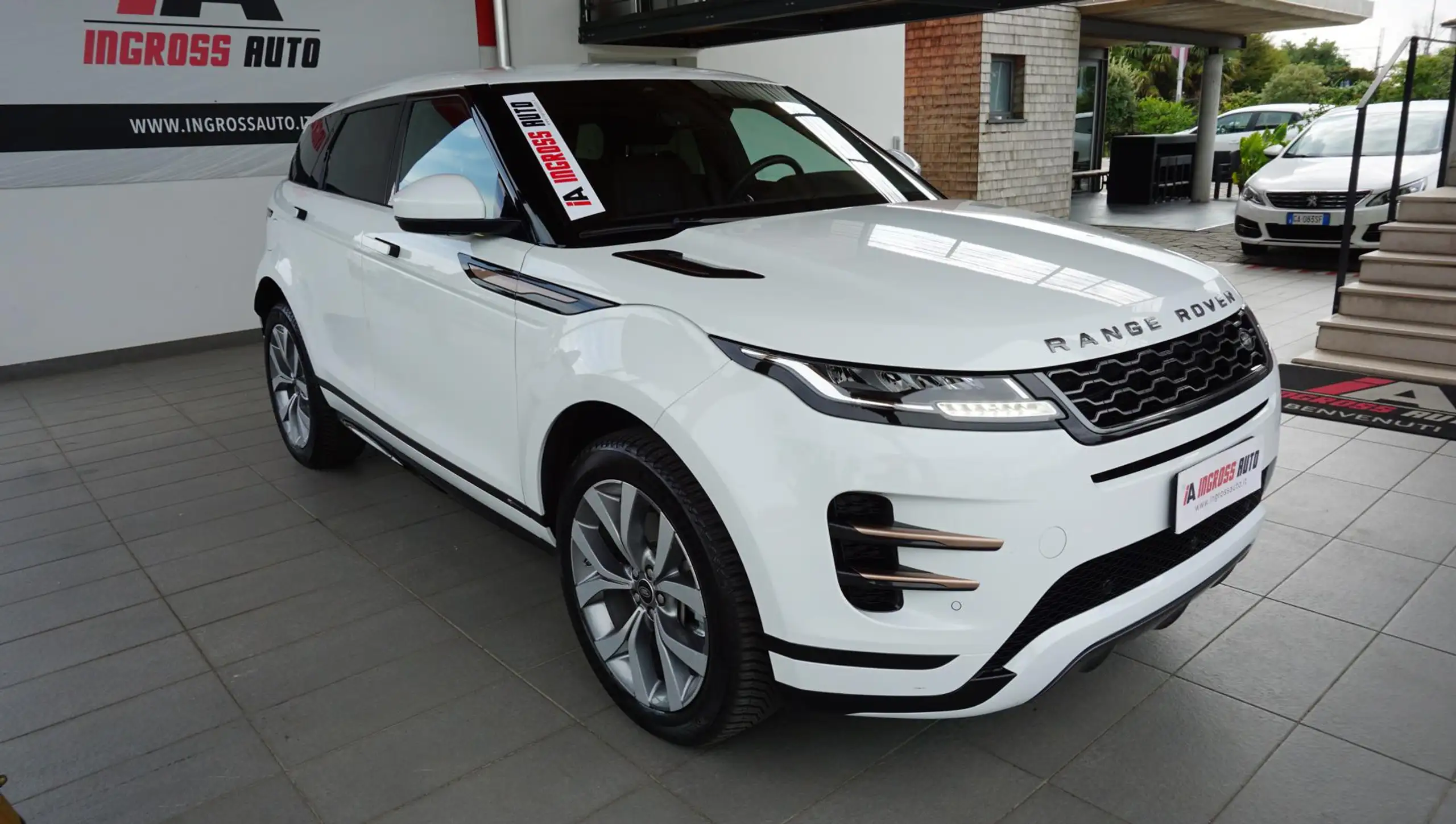 Land Rover - Range Rover Evoque