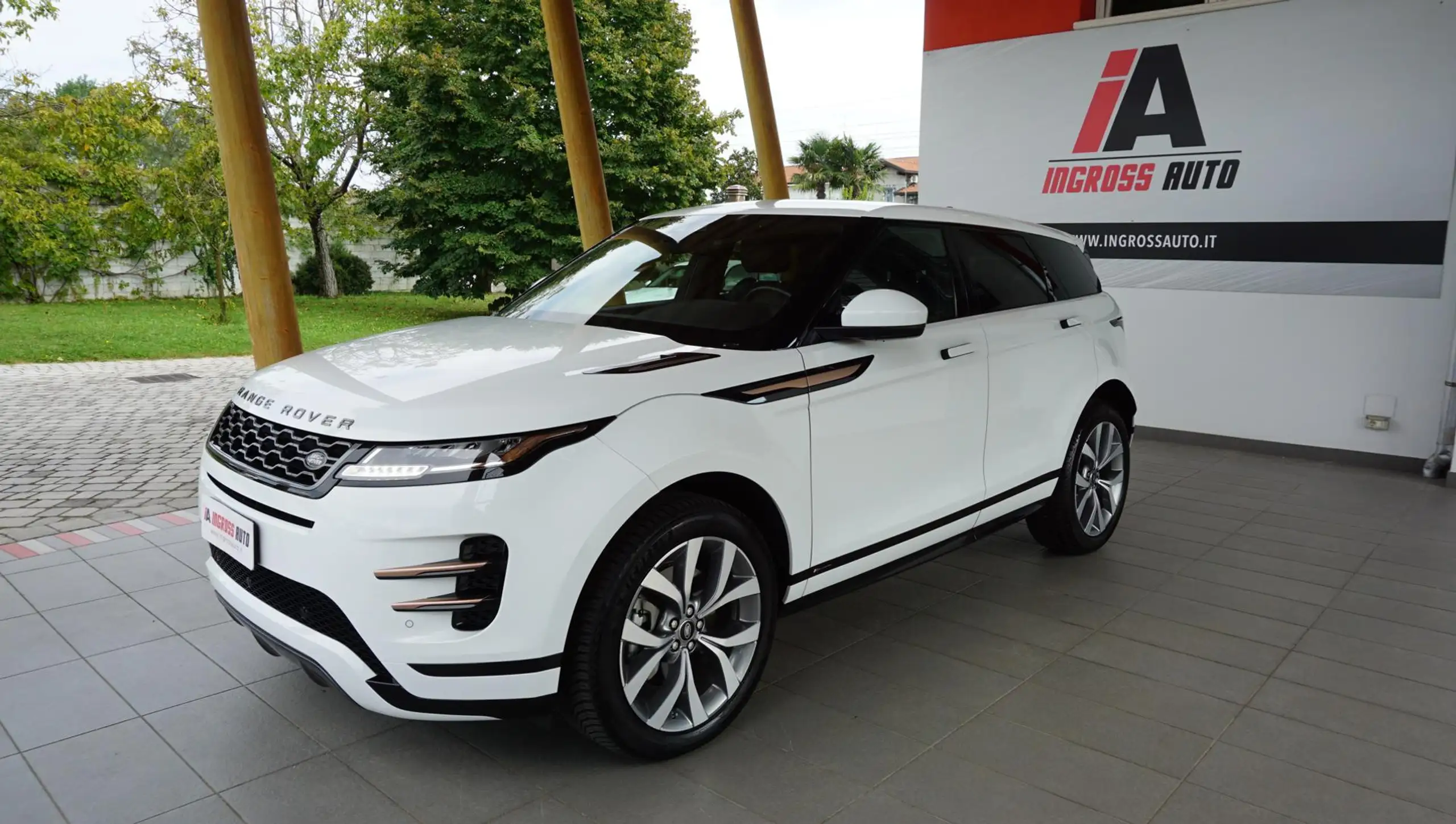 Land Rover - Range Rover Evoque