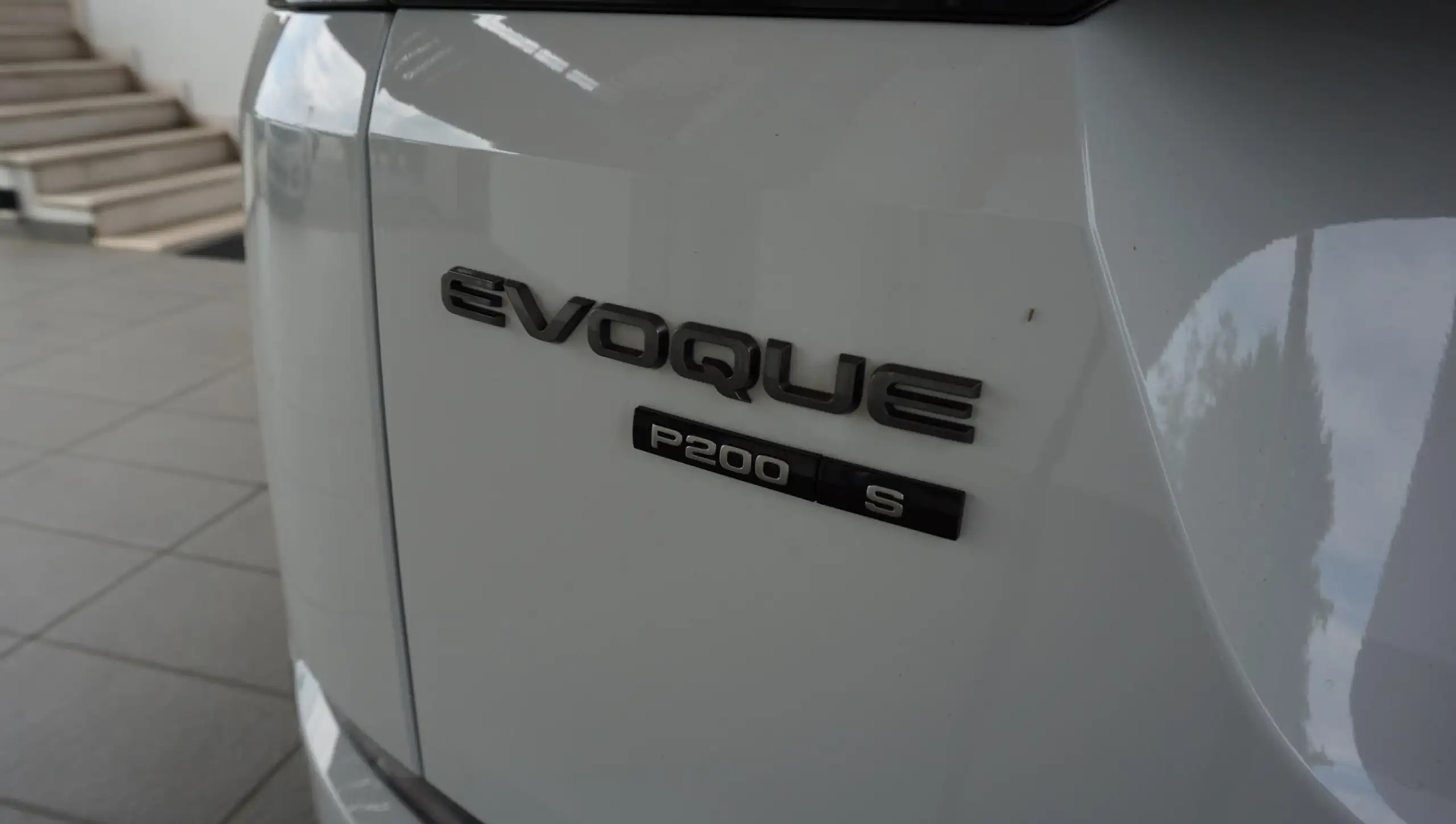 Land Rover - Range Rover Evoque