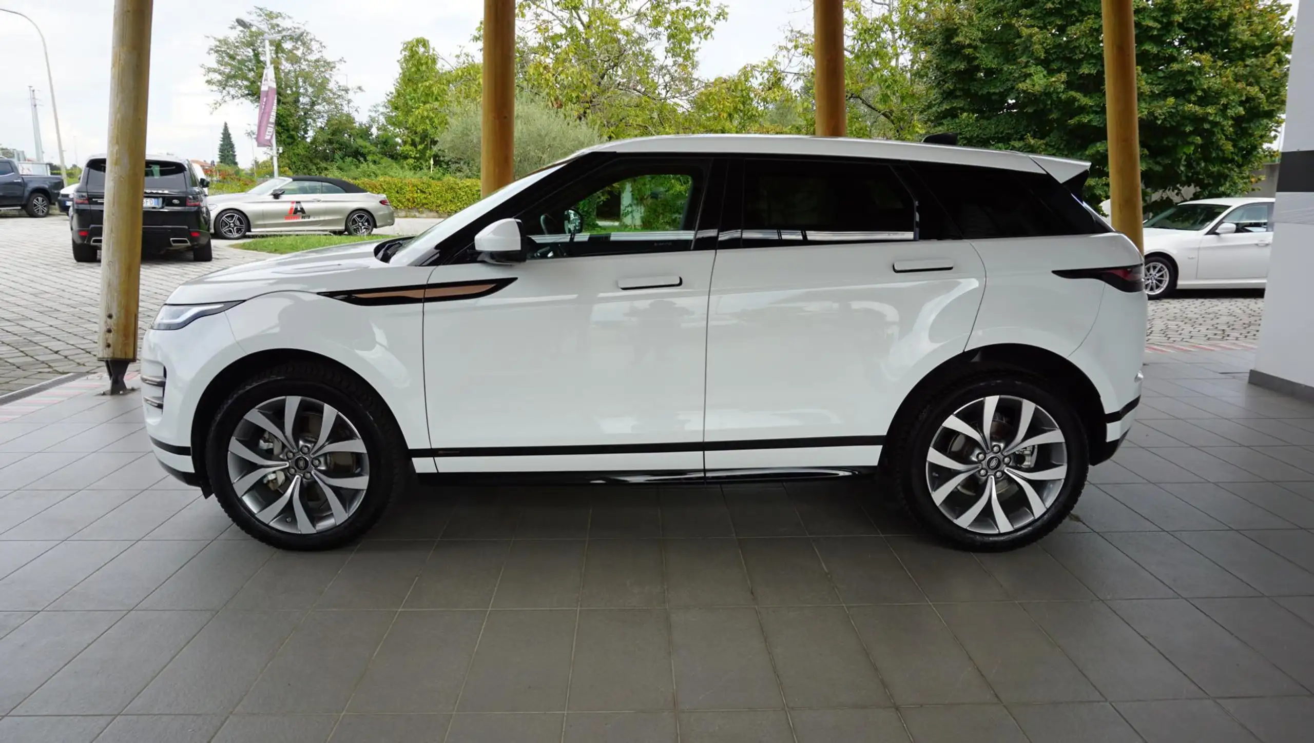 Land Rover - Range Rover Evoque