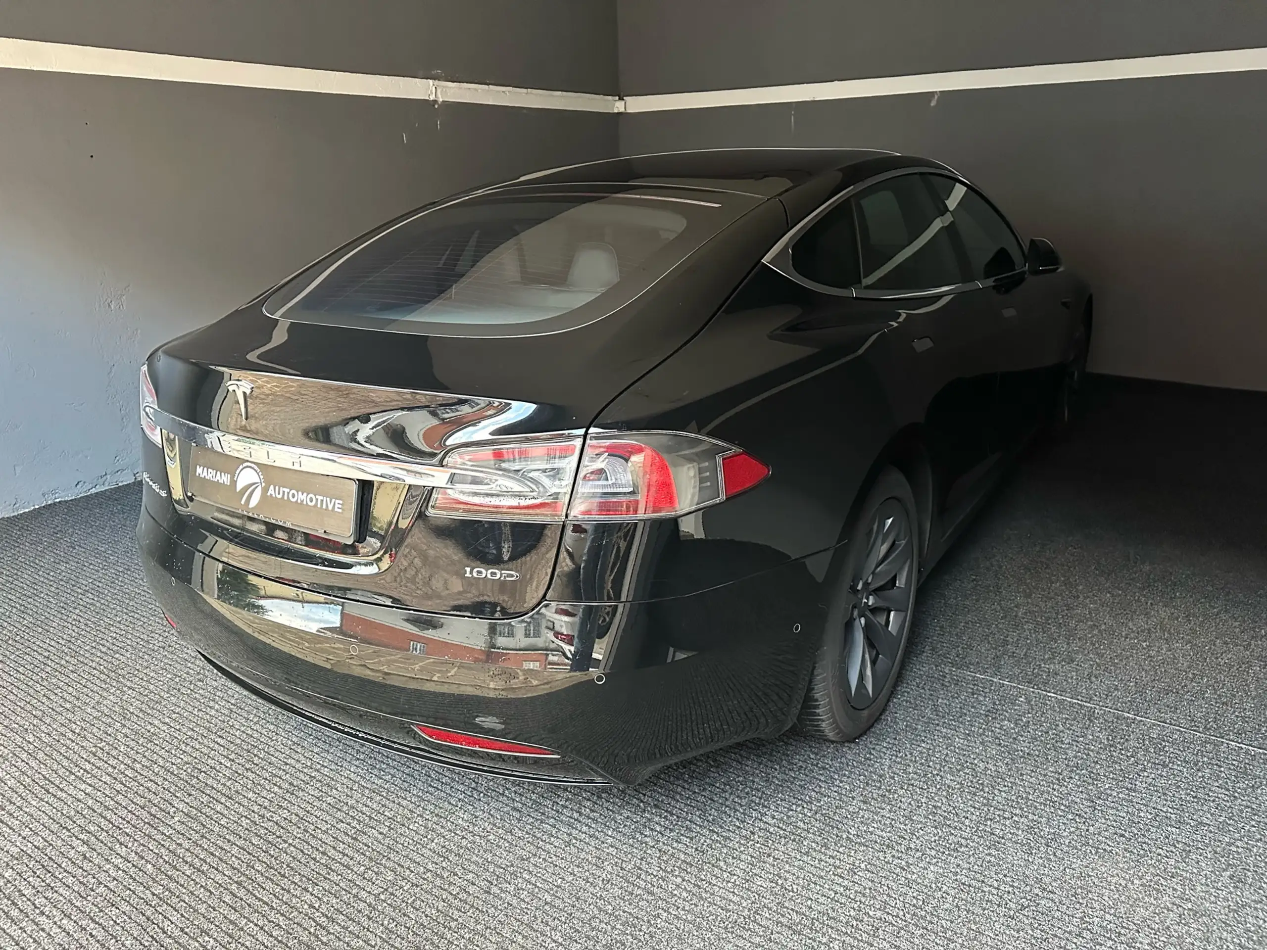 Tesla - Model S