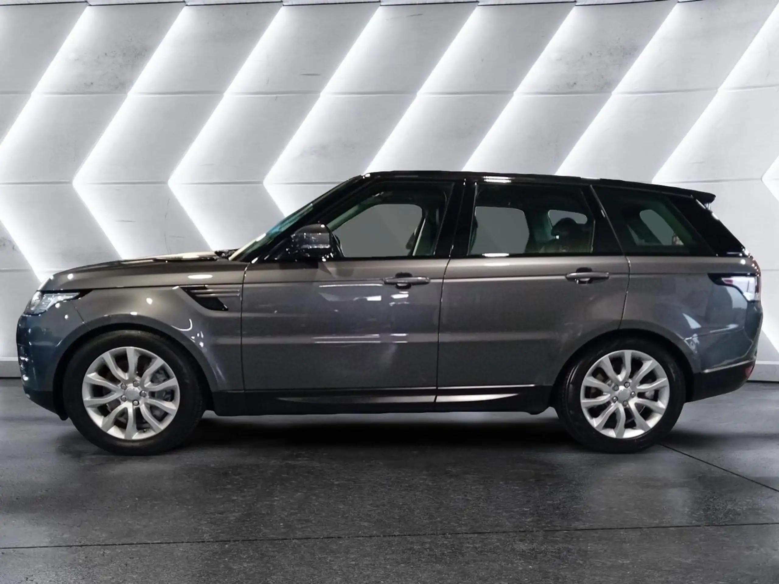 Land Rover - Range Rover Sport