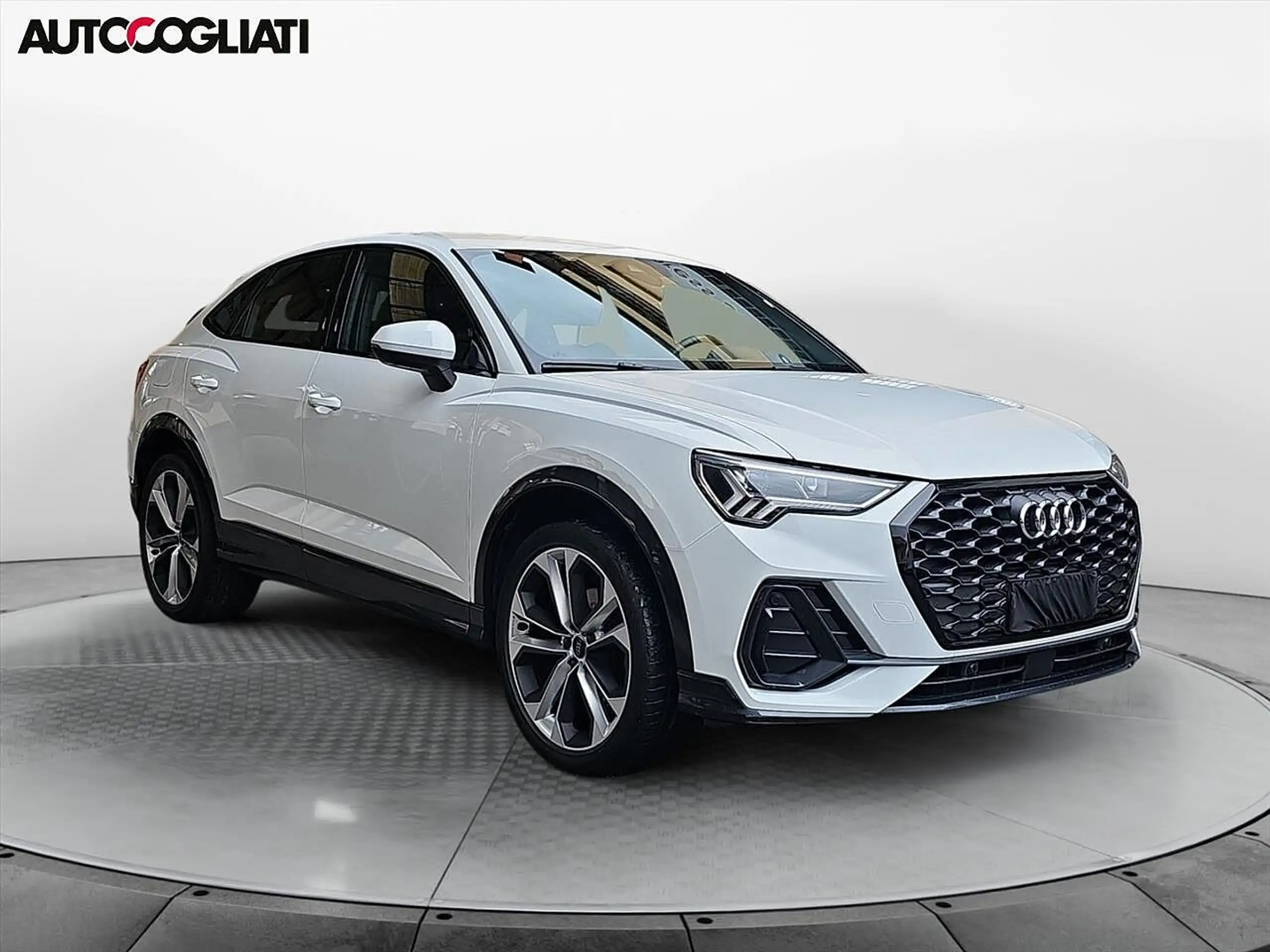 Audi - Q3