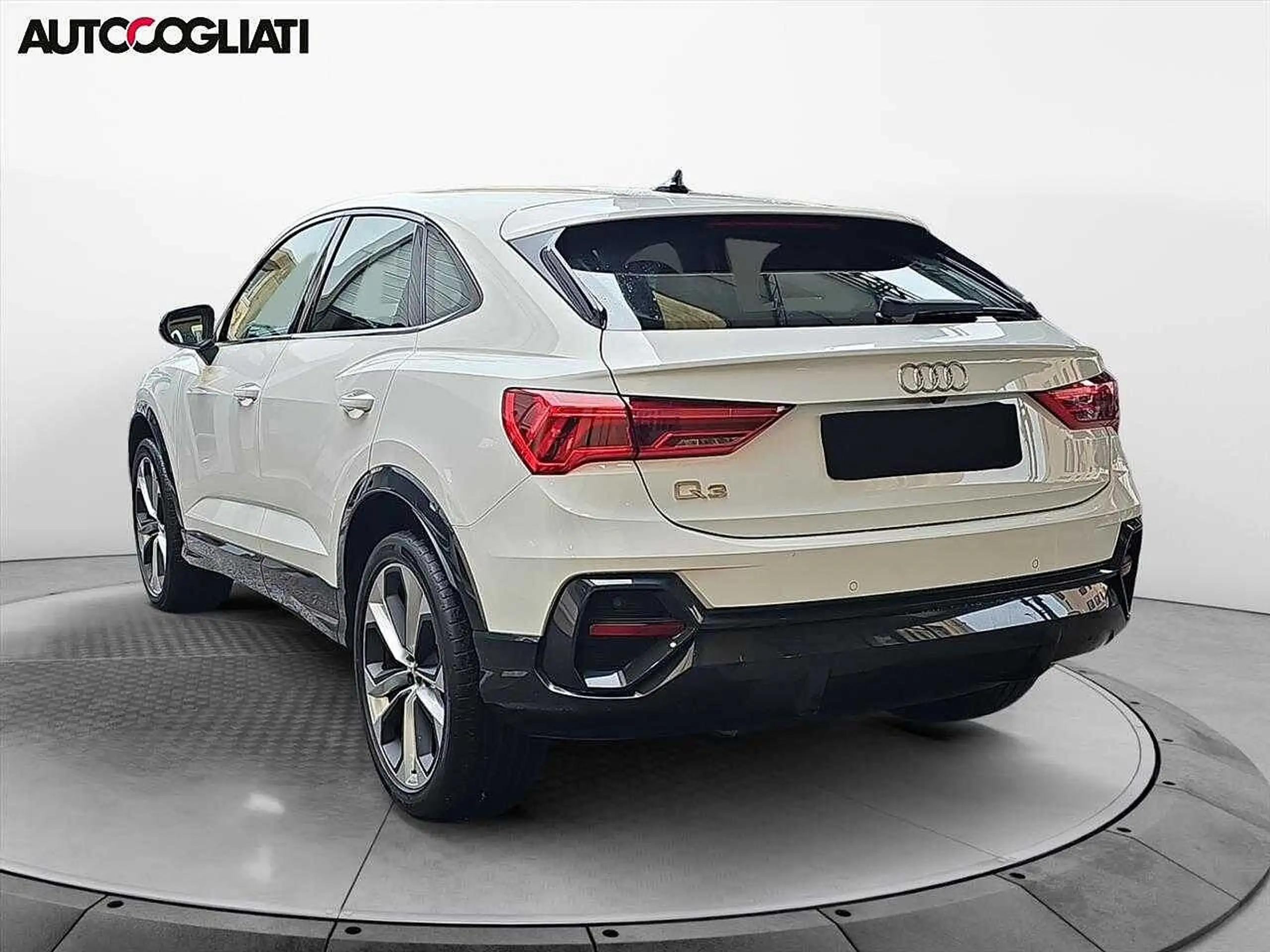 Audi - Q3