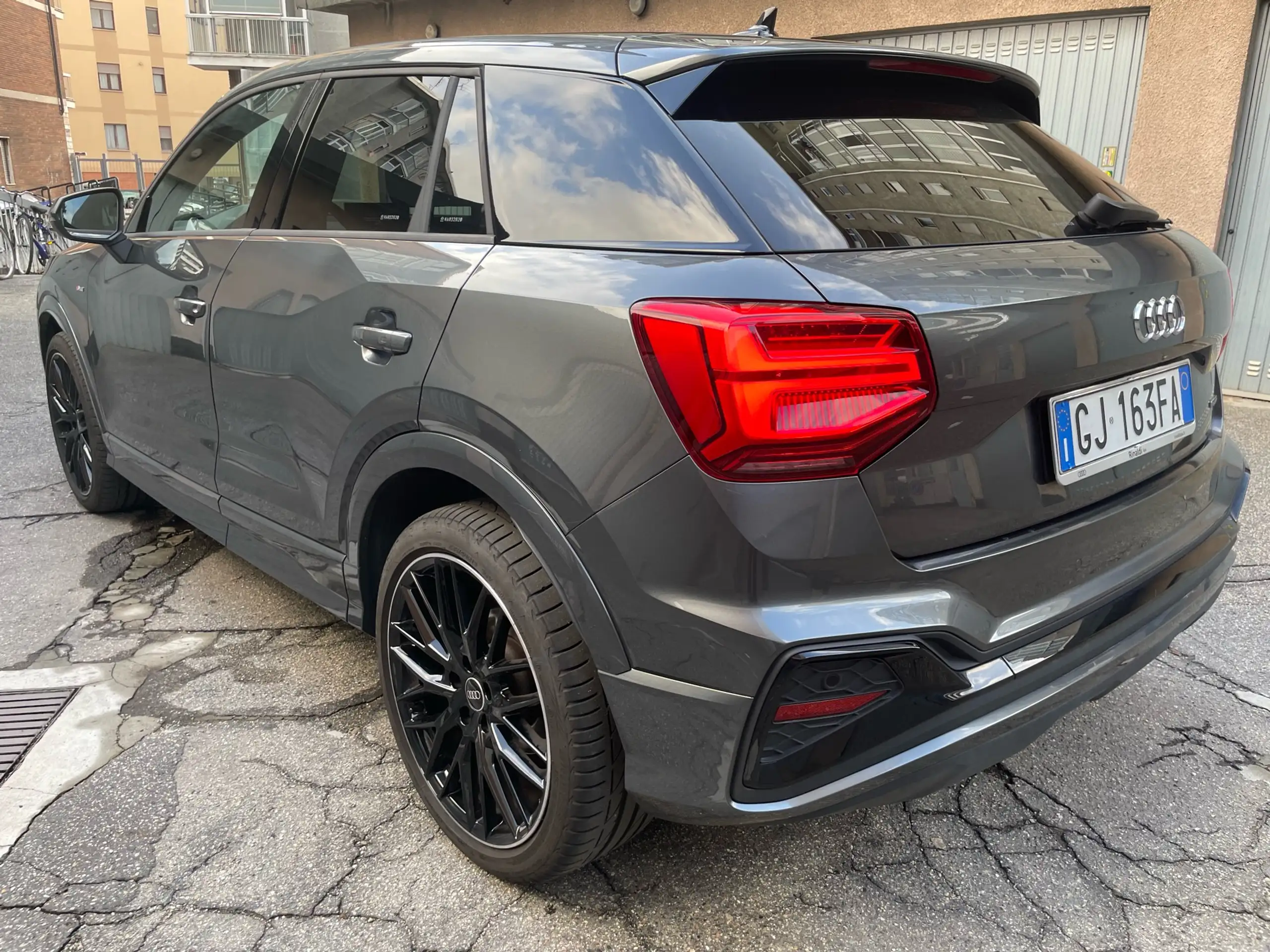 Audi - Q2