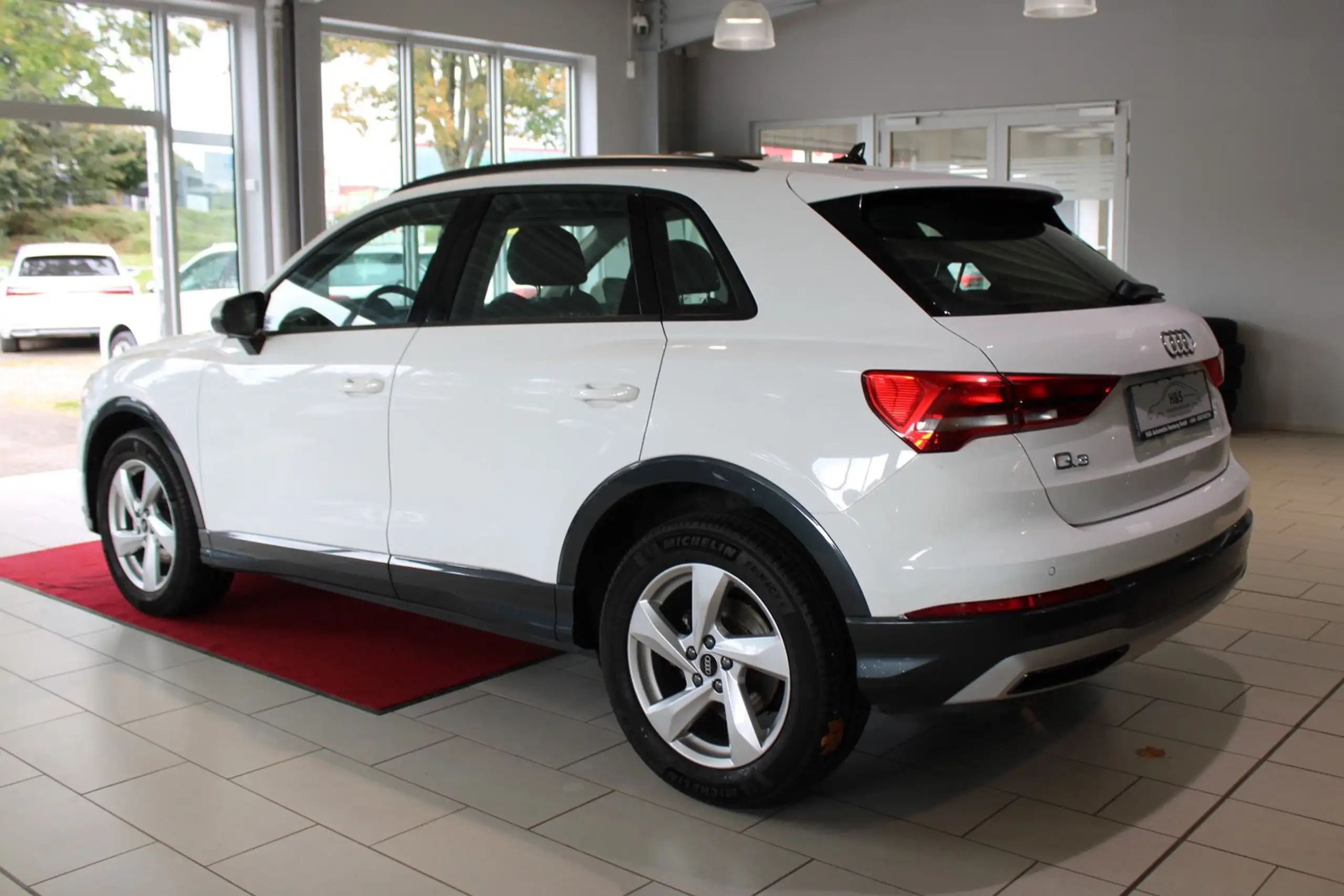 Audi - Q3